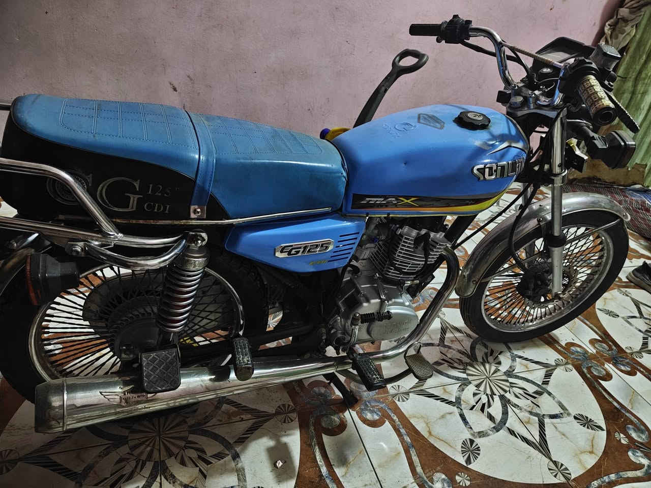 سلام عليكم دراجه تايكر سونك 2023 اوراق سكنر دراجه خير من الله ماعوزهه برغي المكان الديوانية قضاء الحمزة الشرقي السعر 600 وبيهه مجال ***********
