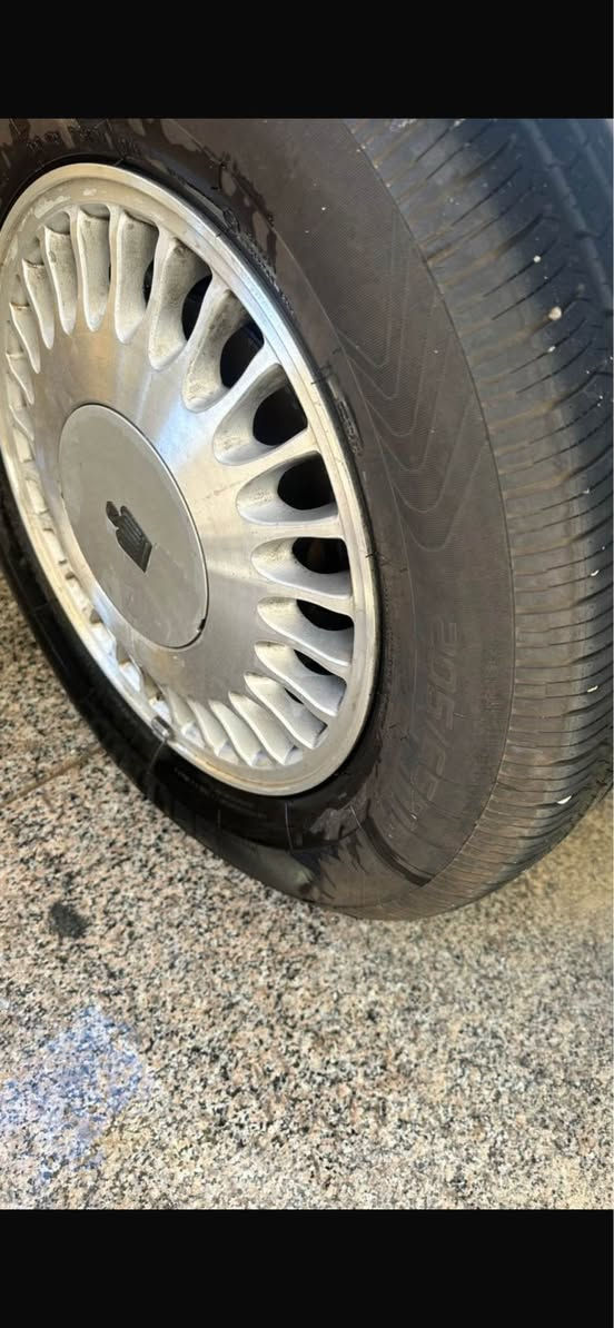 راس الثور مديل 2000 رقم بصرة تحويل ثاني يوم مكينة 3000 تخم تاير جديد باتري جديد حداديه جديدة تبريد ثلج سيارة جاهزه من كلشي ( مبدله الفخذه اليمنه مال الصدر ومصبوغه لجمالية ) العنوان البصرة السعر 65 وبيها مجال بسيط الرقم *********** المدينة, البصرة
