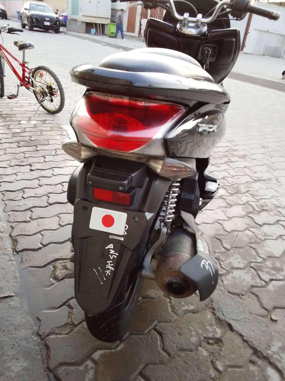 اسلام عليكم بيسي إكس جيل أول ياباني أصل دراجة مال رمبة مكينة 150دراجة كارتون فول حساسات قفل جنطة قفل ستيرن شاير كهربائية كلة شغال مابيها اي نقص كلجات كاملة بيها شلعة ومعدل طيارة مكينة بجيس ماسمع اي صوت السعر 1350وبيهة مجال مكاني بغداد مدينت الصدر ***********ملاحضة بيها شخوط بصيطة بالكفر حتى خاف تكول اجيتك وتعنيت وماكتلي
