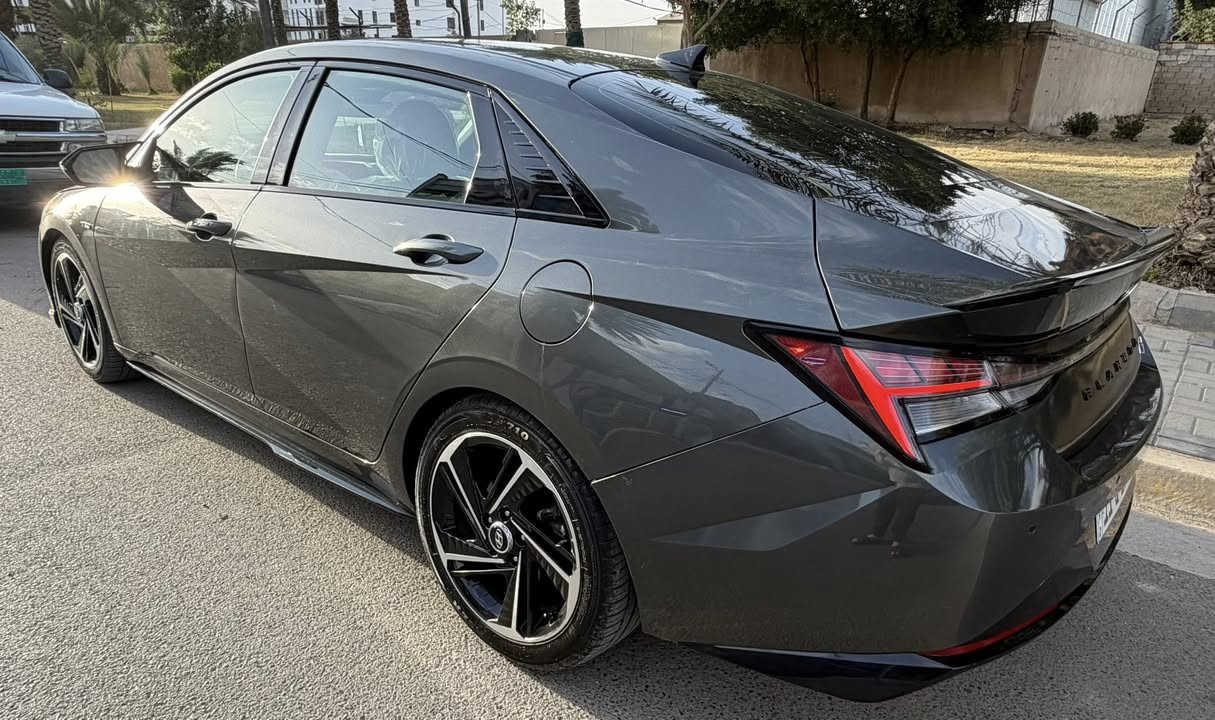 HYUNDAI ELANTRA 2023 N LINE
فول الفول  

بدون ايرباكك

محرك 1600 تيربو

كير اوتوماتيك دبل كلچ  7 نمر

فتحة سقف

يده كير + الستيرن شعار N

شاشه كار بلي و اندرويد اوتو

كشنات تدفئة 

بصمه ابواب وتشغيل

كشن جلد مطعم بمخمل +مغلف نايلون حراري 

كشن كهرباء 

شاشة كبيرة+ عداد ديجيتال

3 انظمة قيادة sport/ manol /smart

لايت لد نهاري ليلي 

رادارات امامي خلفي جانبي

تحديد مسار 

مثبت سرعة 

انارة ترحيبية 

ويل حجم 18 

سستم صوت boss

فول تحكمات ستيرن+شفتات ستيرن

اشاير بالمري 

شحن لاسلكي

انارة بالدشبول 

كامرة خلفية دوارة
السياره جديده ماشيه 28ميل 

السيارة بيهة صبغ دعاميات امامية وخلفية ومسطرة الصندوك فقط اخت الكلين يعني 

 

السعر   ($153)  بيهة مجال بسيط  
مكان السياره بغداد السيدية
للتواصل (***********)
