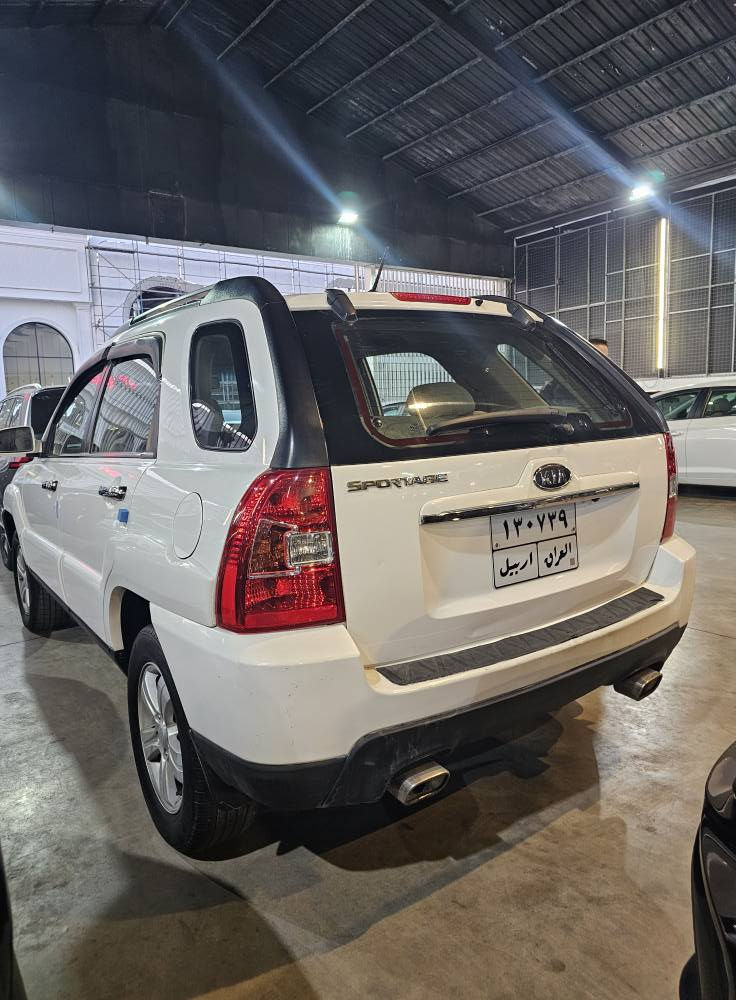 كيا ٢٠١٠ .بدون صبغ. سياره جديده مكانه اربيل ١٢٧ مجال بسيط  بيها رص فوك باب وره سكن بس
*********** أربيل, العراق
