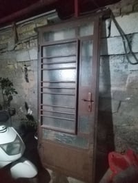 متاح باب مطبخ كامل ويه ال جرجوبه جيب وشد شرط حديد كله مليم ونص مكان بغ...