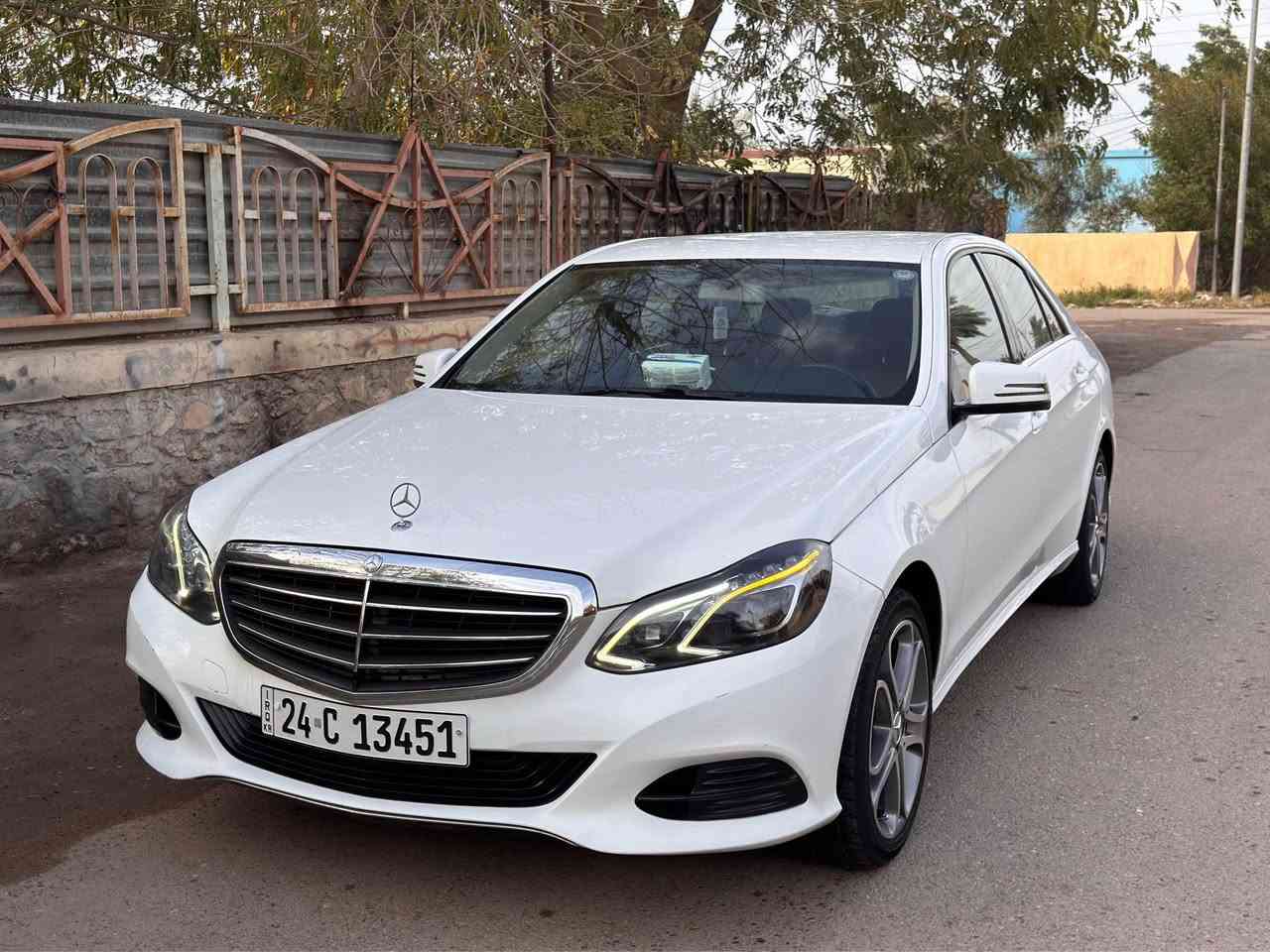 السلام عليكم

للبيع مرسيدس E200 2014 وارد الماني دبل سويج 

محرك 4 سلندر توربو كير ٧ نمر مكفولات وبشرط 

تبريد ثلج 

صفر مسج بدون اي عطل 

صدر وتايرات 100% 

 بيها صبغ قطعتين بدون حادث نهائي 

رقم دهوك بسمي تحويل مباشر 

ماشية 207 الف كيلو متر 

السيارة جاهزة بدون اي نقص 

مكان السيارة صلاح الدين الدجيل 

*********** 

السعر 158$ورقة وبيها مجال انشاء الله بغداد, العراق
