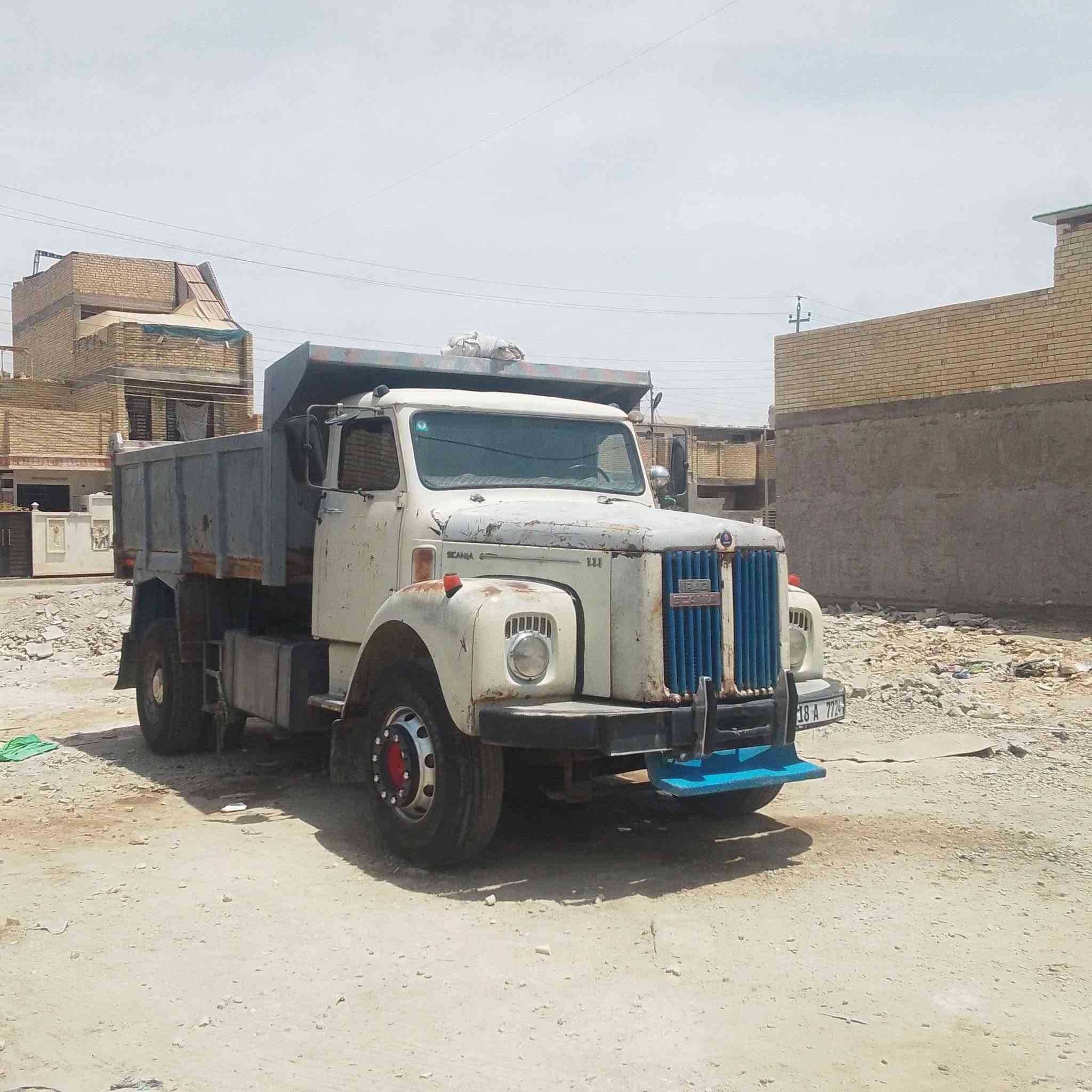 سكانيا للبيع 111 اسمنا ماكينه 111 سوبر موديل 76 رقم انجليزي بابل مكان السياره بغداد ***********
