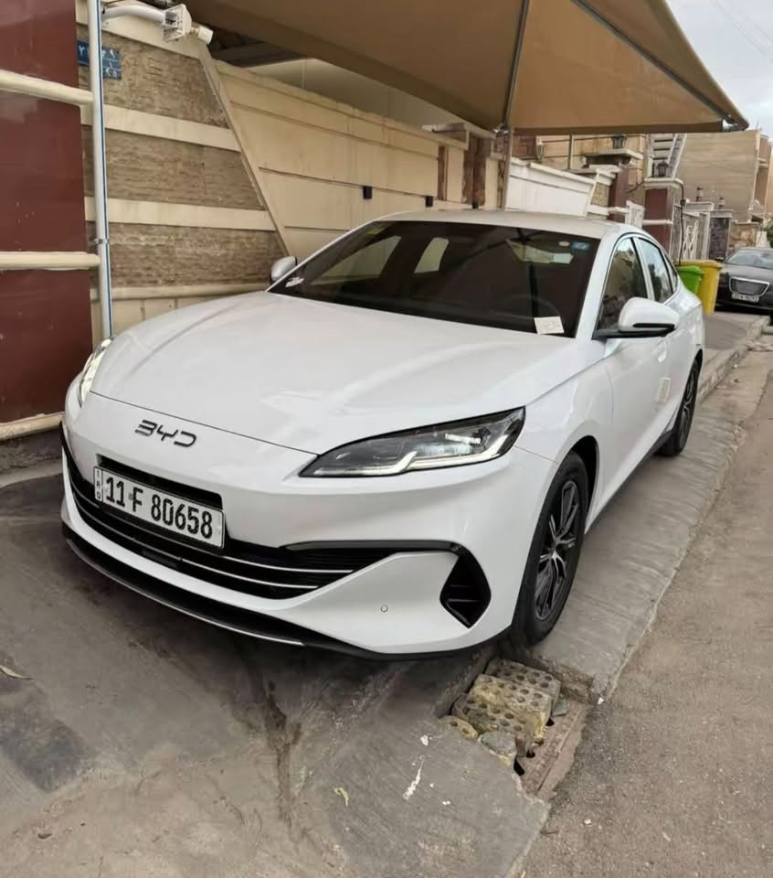 السلام عليكم BYD موديل 2025 سـيل 6 رقم بغـداد لون ابيض ومگفوله گفالة عامة من كلشي (ماشيـة 1.400فقط) السعر كلـش حلو ومناسـب ومستعجل على بيعتها للتواصل ‭***********‬

