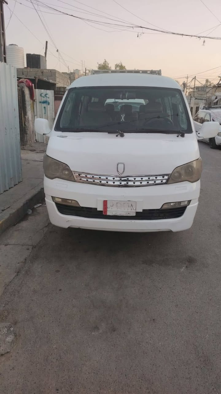جمبي h1 مديل 14 رقم بغداد للبيع كير ومكينه واكسن وصدر امامي خلفي وتخم تاير جدد كفاله العنوان بغداد ه‍***********
