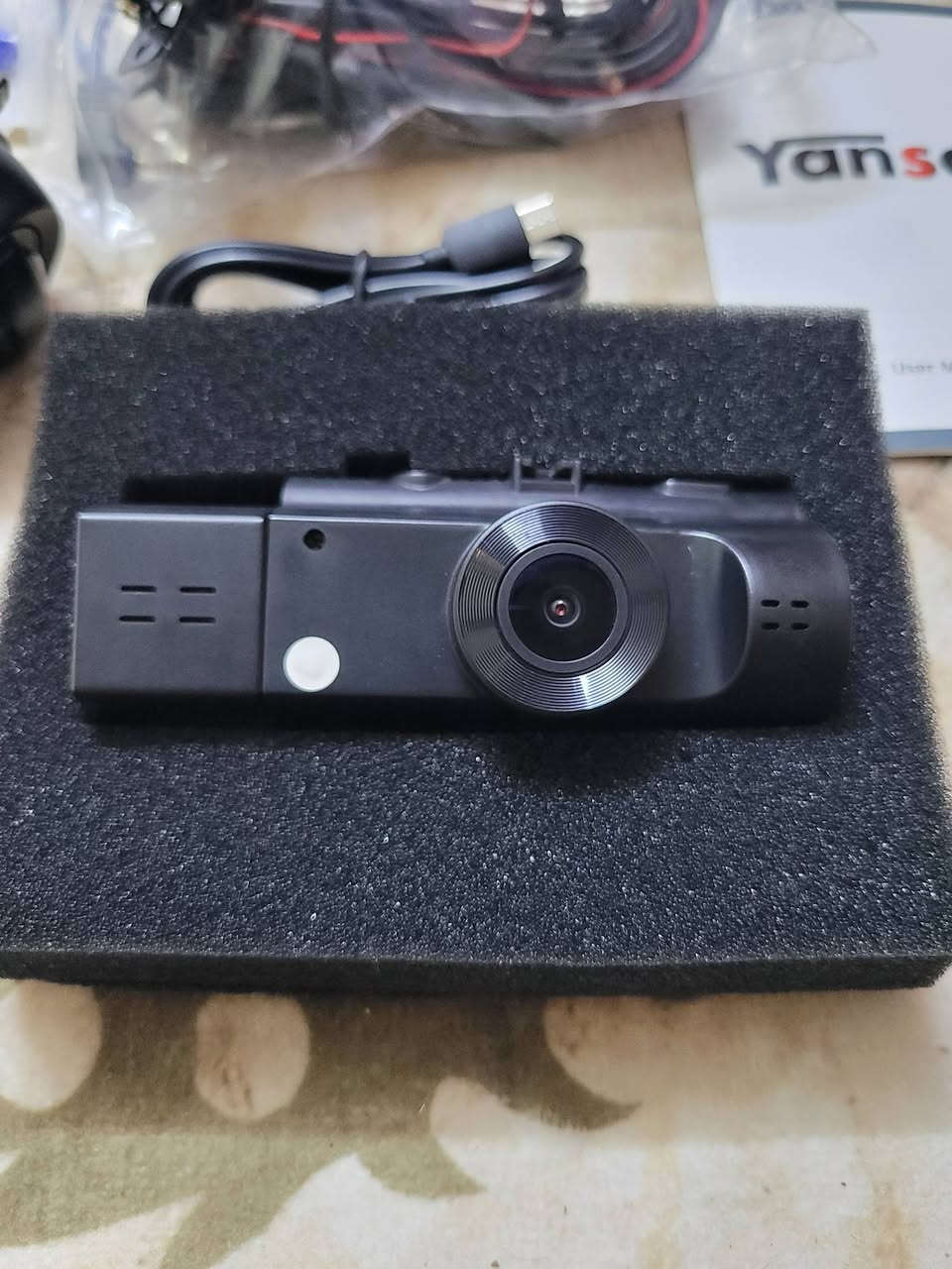 🔥📸 داش كام Yansoo HD – 3 Channel للبيع 📸🔥
تدور على أمان وحماية لسيارتك؟ هاي الداش كام توفرلك تسجيل كامل وواضح بكل وقت 👌
✨ المواصفات:
• 🎥 تصوير عالي الدقة HD
• 📷 نظام 3 كاميرات (أمامية + داخلية + خلفية)
• 🌙 تصوير ليلي واضح
• 🔁 تسجيل حلقي (Loop Recording) حتى ما تمتلئ الذاكرة
• 🚨 حساس حركة وصدمة (يحفظ المقطع وقت الحادث)
• 💾 تدعم كارت ميموري
• 🔌 تشغيل مباشر مع السيارة
💎 الامتيازات:
✔️ توثيق كامل لأي حادث أو مشكلة
✔️ مناسبة للسيارات الخاصة والتكسي
✔️ أمان أكثر إلك ولعائلتك
✔️ حجم صغير وتصميم أنيق ما ياخذ مكان
📦 متوفرة بسعر مناسب
📩 للحجز والاستفسار راسلنا عالخاص


**إذا كنت صاحب هذا الإعلان وتريد حذفه لأي سبب، رجاءا أرسل رسالة إلى الدعم الفني**