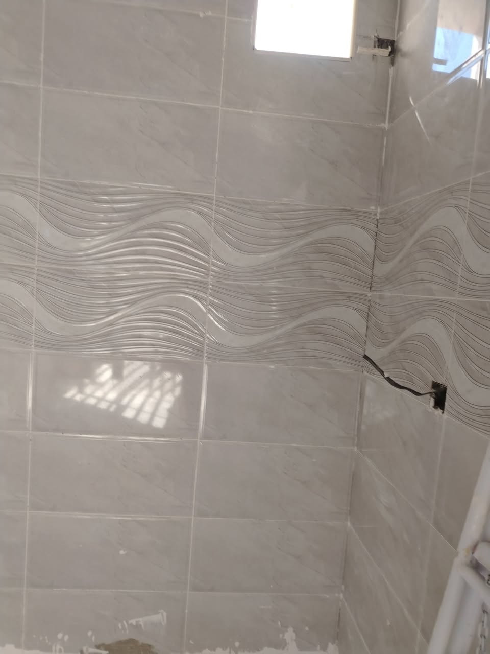 خلفه سيراميك جداري أو ارضى متفرغ حالين شغل عل ليزر درجه اول ***********
