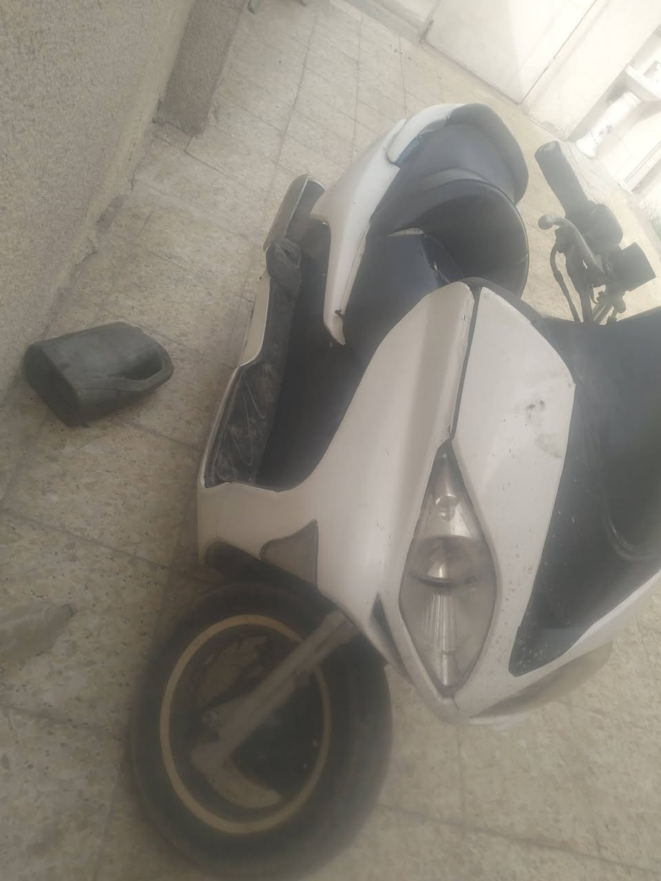 يا الله فورزه 08 للبيع مكاني حسينيه راشديه دراجه تجفيت واحد بس مكينه بلجيس تخبل كفر تغليف ابيض دراجه كفرها نضيف سعره قفل 600 بيه صوت بلصالنصه فقط برغي واحد مشدود غيرها كفاله ***********
