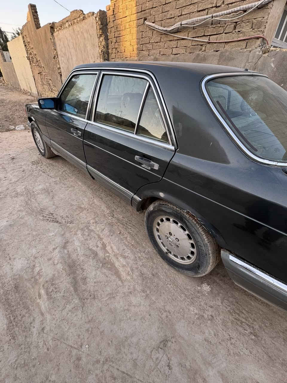 سلام عليكم ورحمة الله وبركاته ماسيدس بنز مديل 1988 غرفه جلد جام كهربائي مكينه او كير بلاديات قواعد دبل سلايمات السعر 55$ او بيهه مجال *********** مكاني نجف مناذره
