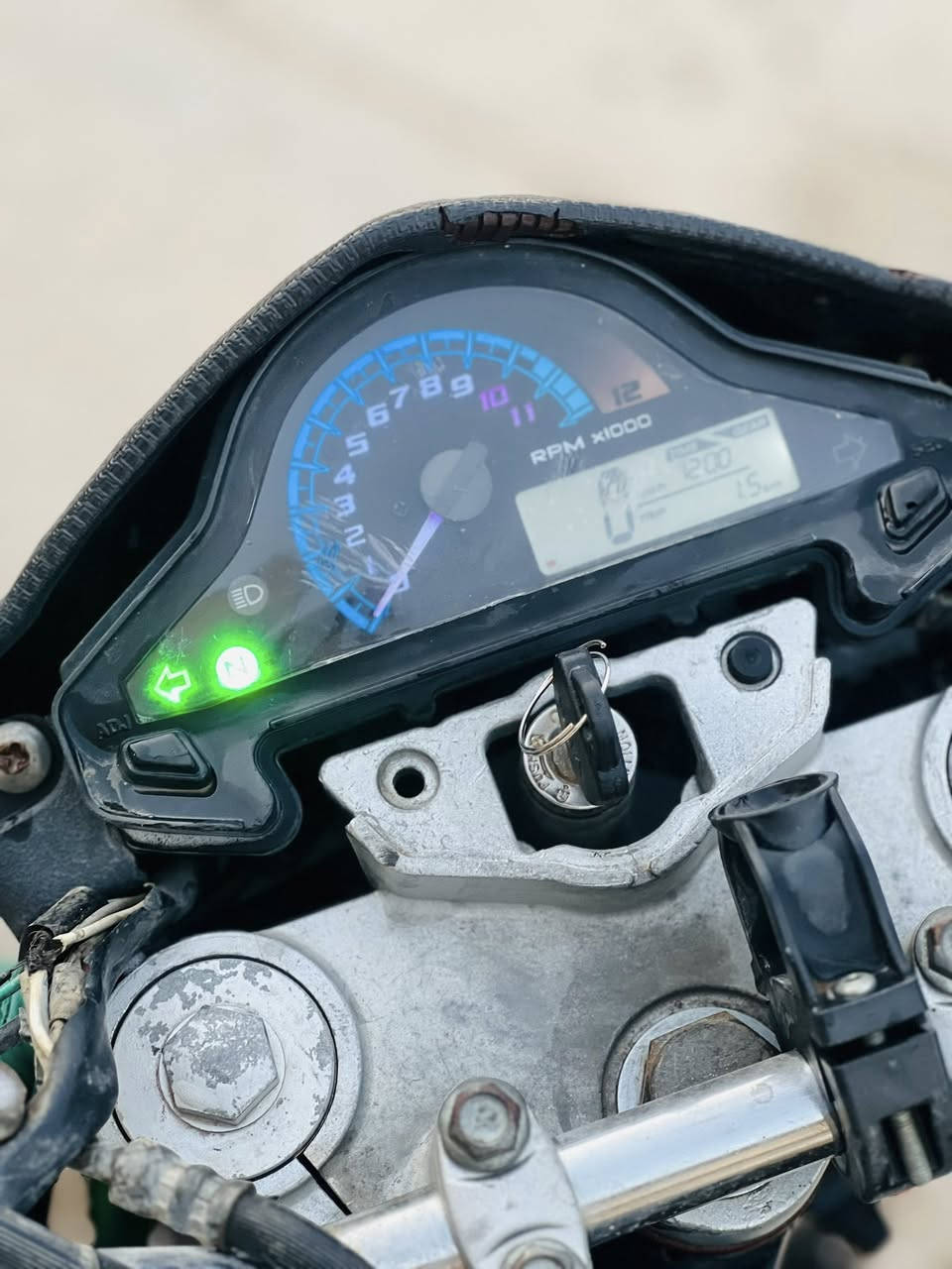 السلام عليكم _  دراجه دايون قفاز موديل 2020 دراجه جاهزه من كلشي مامفتوحه سعر (مليون و100 ) عنوان قضاء الشطره الاستفسار رقم ***********
