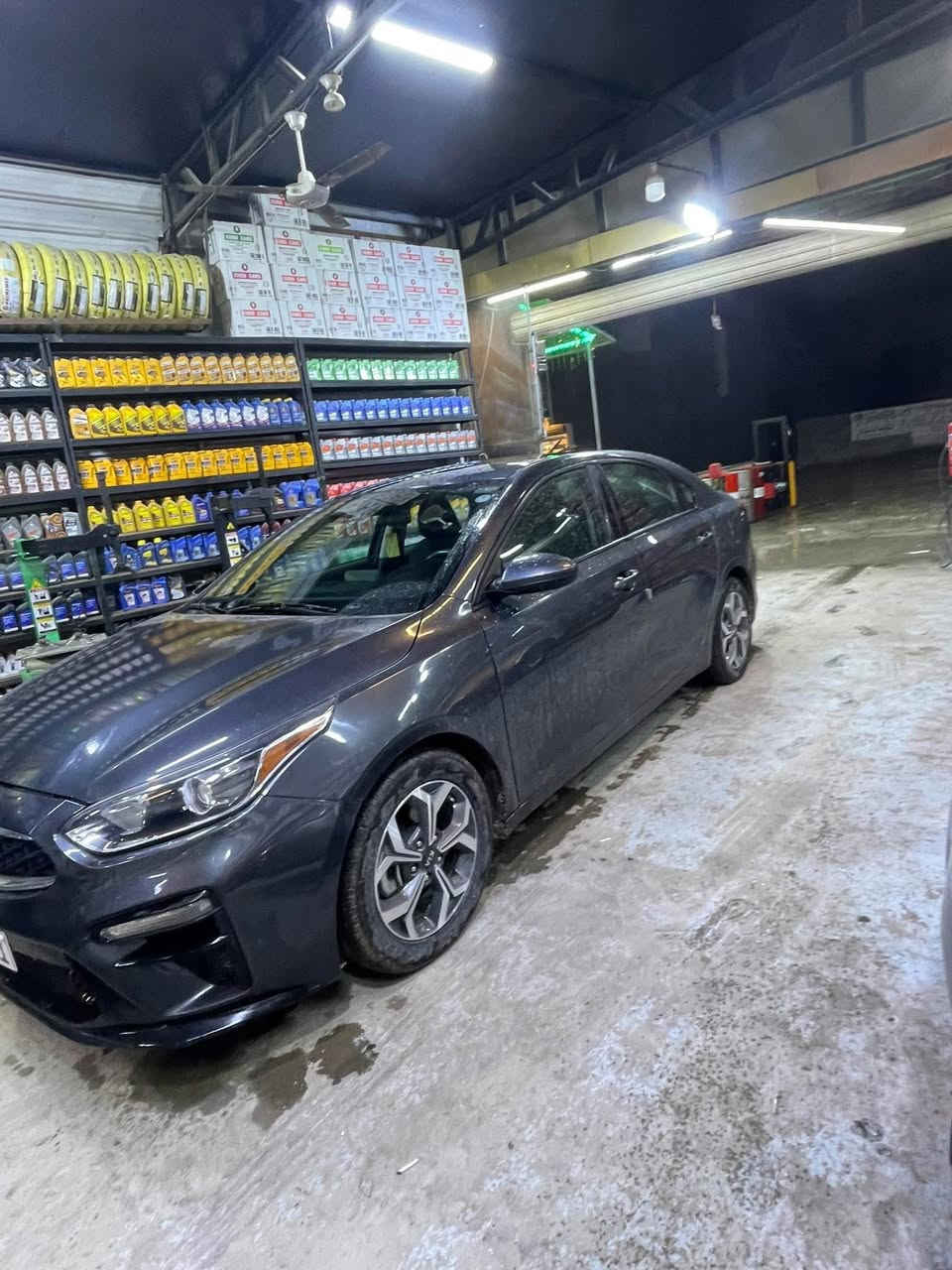 السلام عليكم
تحية طيبة

كيا فورتي موديل 21 رقم اربيل الدولي رقم حلو بأسمي

شرط التحويل.

بحالة جيدة اي نقص مابيها نص مواصفات.

تحكم استيرن

مانع انزلاق

تحديد مسار

رادار امامي توقف ذاتي

كامرة خلفية

شاشه كاري بلي

لايت لحد ثلجي وبلوجكترات ثلجي اصلي شادهن بيها بارد بدايت القمارة مال تحميل شرط السونار وين متريد. استفسار السعر 135 رقم ***********
