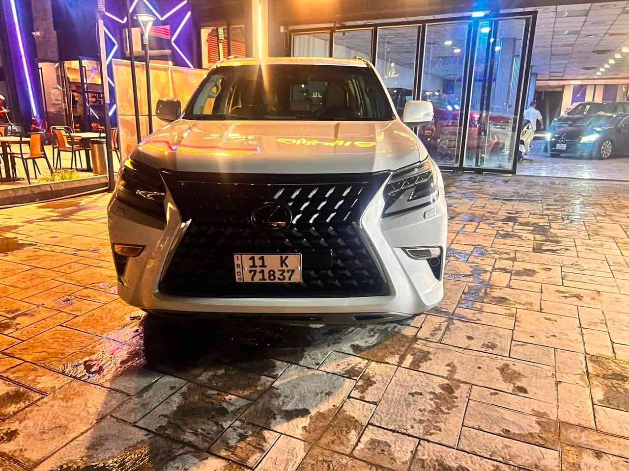 لكزز  برادو وارد امريكي حادث بسيط 
بيع او مراوس اعله او اقل نتراهم 
محرك 8 سلندر 
بريم 
اعله فئة مواصفات ب موديله 
ماشيه   84 
محرك كفاله 
حادث بسيط 
بدون اي نواقص 
جكات 
كامرات 360 
رادار تحديد مسار 
مقاعد جلد لون جلد كتبه 
تحكم مقاعد كهرباء 
شاشات خلفيه 
مقاعد تدفئه تبريد
خزن وضعيات السايق 
ستيرن كهرباء 

صدر جديد 
تايرات جديد 
مكان السياره سيديه
 ***********
