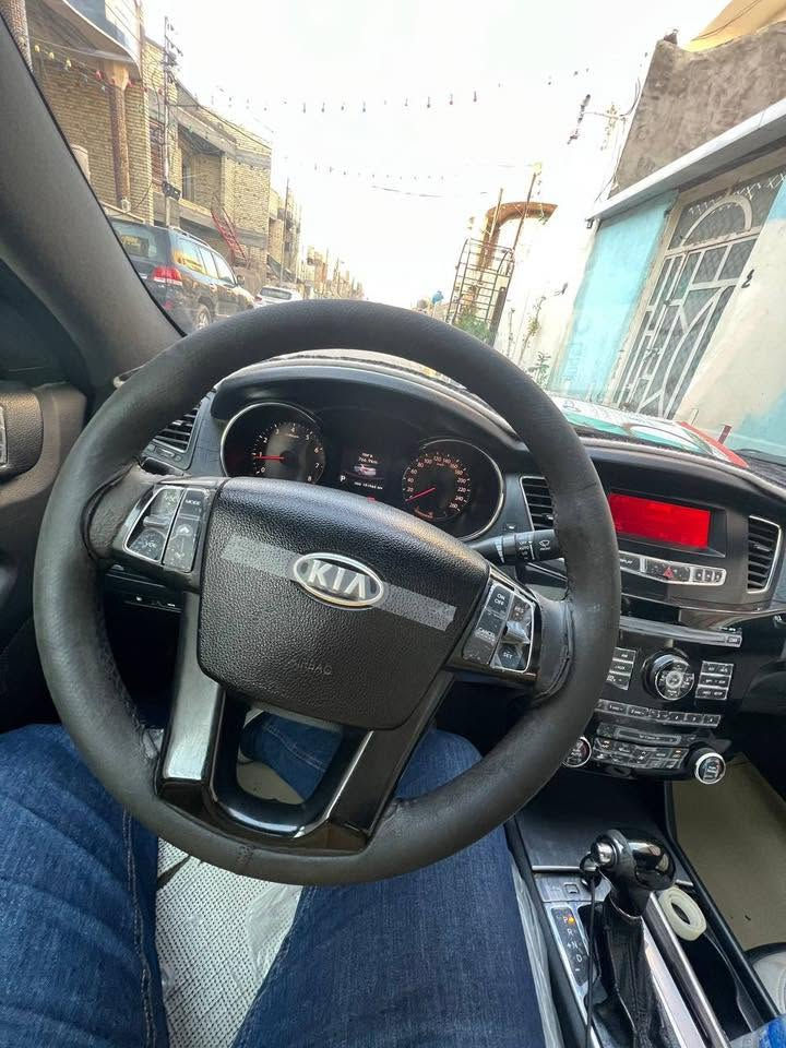 السلام عليكم كادنزا ٢٠١١ خليجي الفول مواصفاته هواي و معروفه
السيارة كفاله عامه كير ومكينه وكهربائيات
تبريد منضومة كامله قبل سنه مشتغله بعده جديد بيها جاملغ عكس السياق مصبوغ وربع الجامغ الخلفي فقط 
وضربه خشم البنيد ممصلحه الباقي ممصبوغ الكشر يحتاجله ترتيب وتكحيلات
عدك الترييشه مال بنراما طاكه من الهوى السيارة مصروف عليها هواي ميكانيكياً مال جناي مسطره نوزلات وكوع مي وجوينات 
وصدر وتايرات وعليها منضومة غاز حكومي جديدة تانكي 80 لتر السيارة نشطه تاكل الشارع اكل بالمشي
كل شي واضح صار
سنويتها باسمي منتهيه لعام شهر 11
وعليها غرامه 300 توكع من سعرها

السيارة ب٩٢ الشراي يتصل ويدلل
***********
