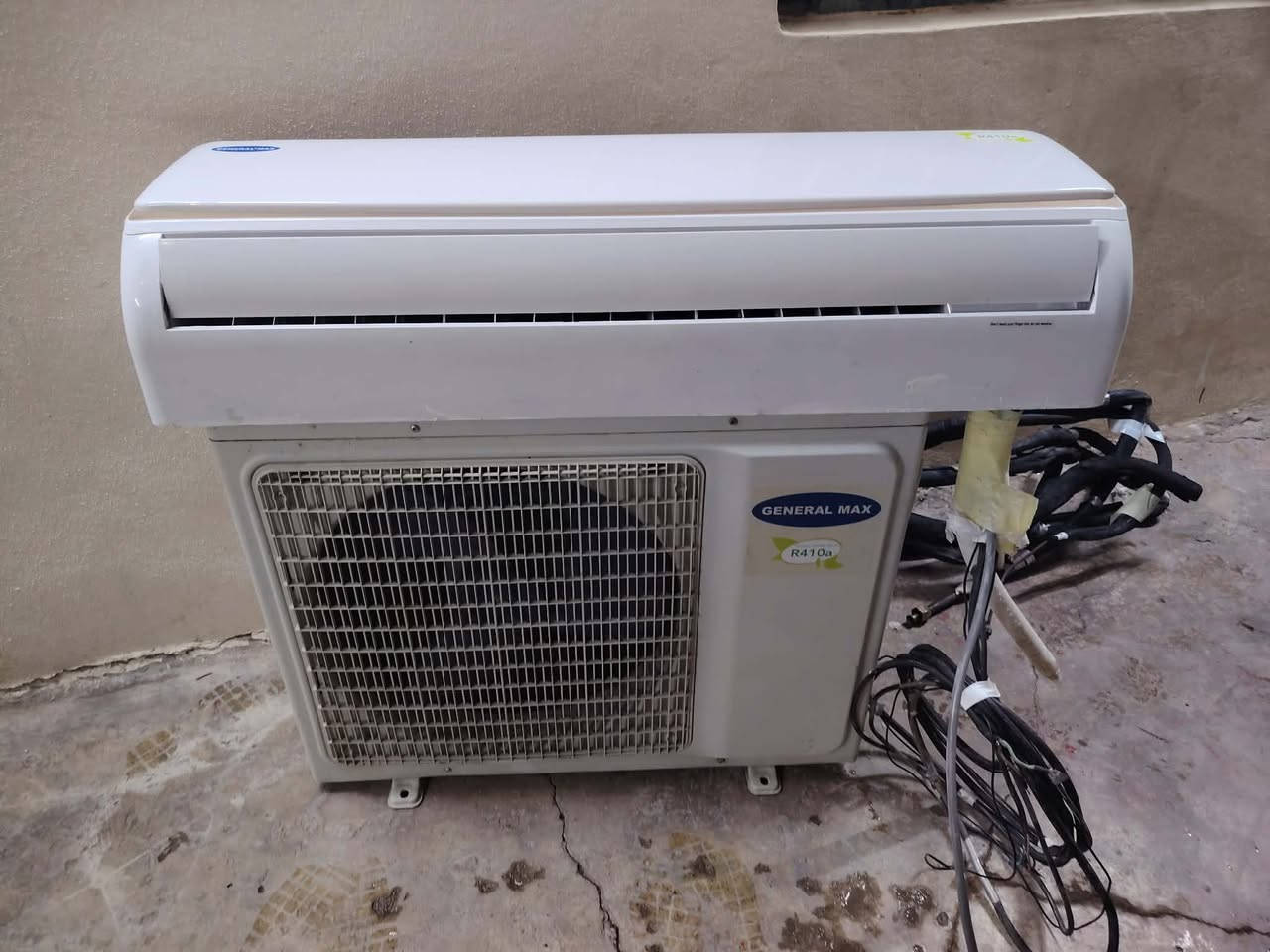 سلام عليكم للبيع جنرال ماكس، حديث بلادي، وضع شركه تدفئة تبريد، برقي ما مفتوح غاز الشركه، ضمان سبوع سعره 350،    ***********. ***********
