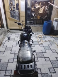 دراجه بوكسر لبيع دراجه مكفوله بيها نقص بس عدادات بس مكينه مكفوله خرسه ...