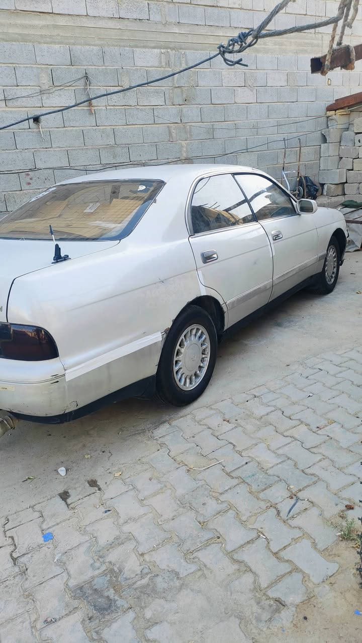 سلام عليكم 
بطه البيع موديل 93
مكفوله من كص نقل ولعيب شرعي اصوليات 
رقم بصره تحويل مباشر 
حداديه تخم تاير كير مكينه خير من الله 
تبريد ثلج 🥶🥶
سياره كهربايات فول 
جاهزه 
مكان البصره الدير
السعر 45 وبيه مجال
للاتصال ‏‪***********‬‏
