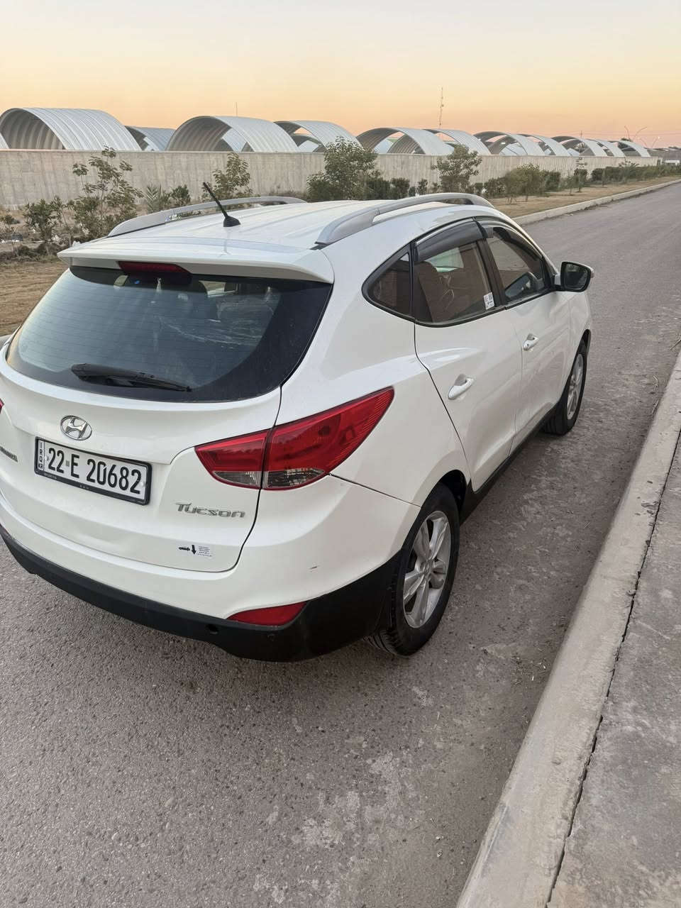 السلام عليكم
توسان خليجيه موديل 2010
للبيع السياره بيه قطعتين ونص صبغ 
هزه جديده رقم دولي 
يصير وكاله تحويل 
مكان السياره بابل 
السعر 120 وبيه مجال 
***********
