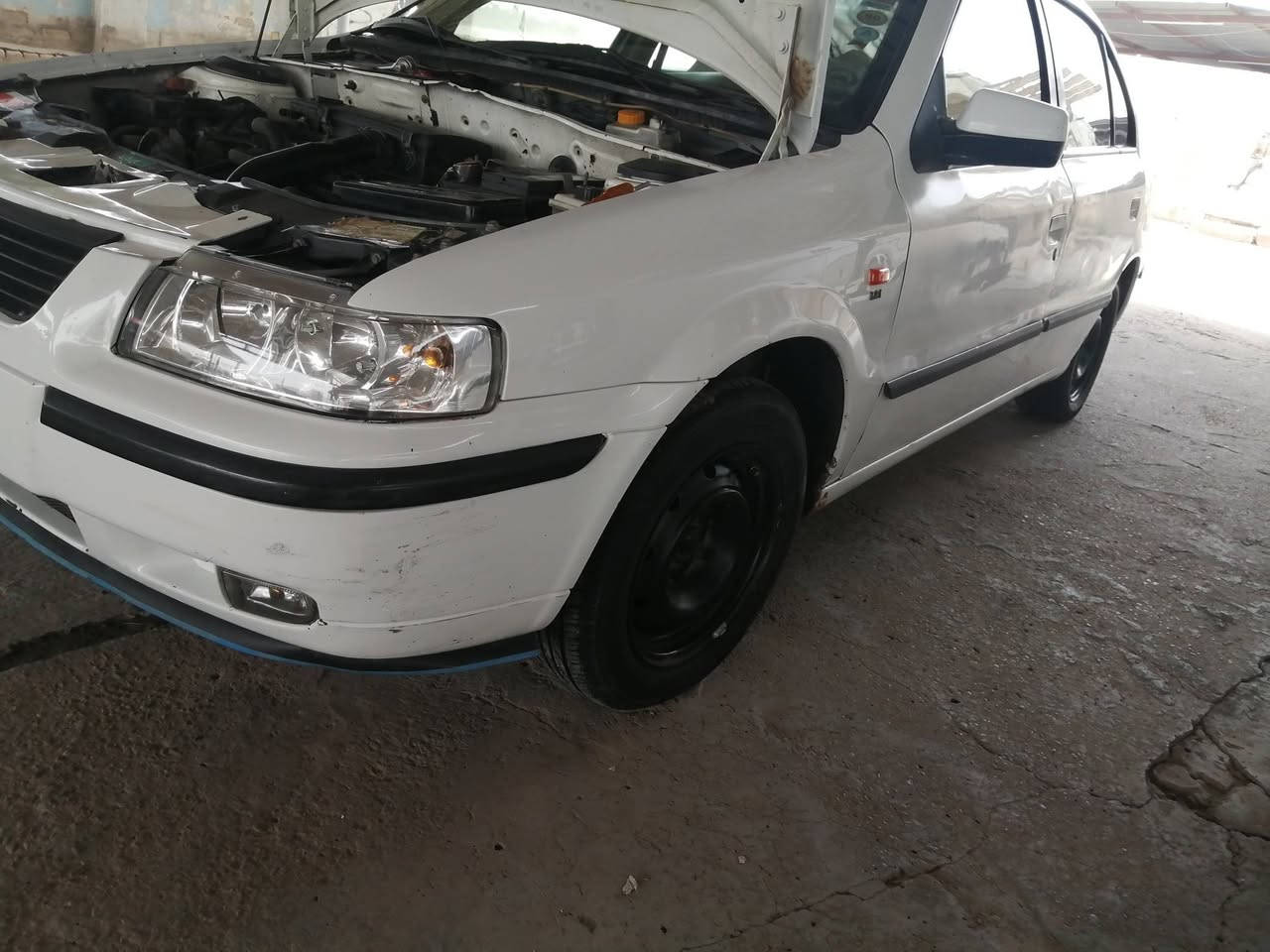 سمند ١١ رقم دولي كربلاء بسمي ناطق كير مكينه تبريد حداديه تخم  تاير جدد صبغ باب سايق قوايش جدد كامله وخير من الله كهربائيات كله ياباني السعر ٤٣ وبيها مجال بسيط لاستفسار *********** مكاني الديوانيه
