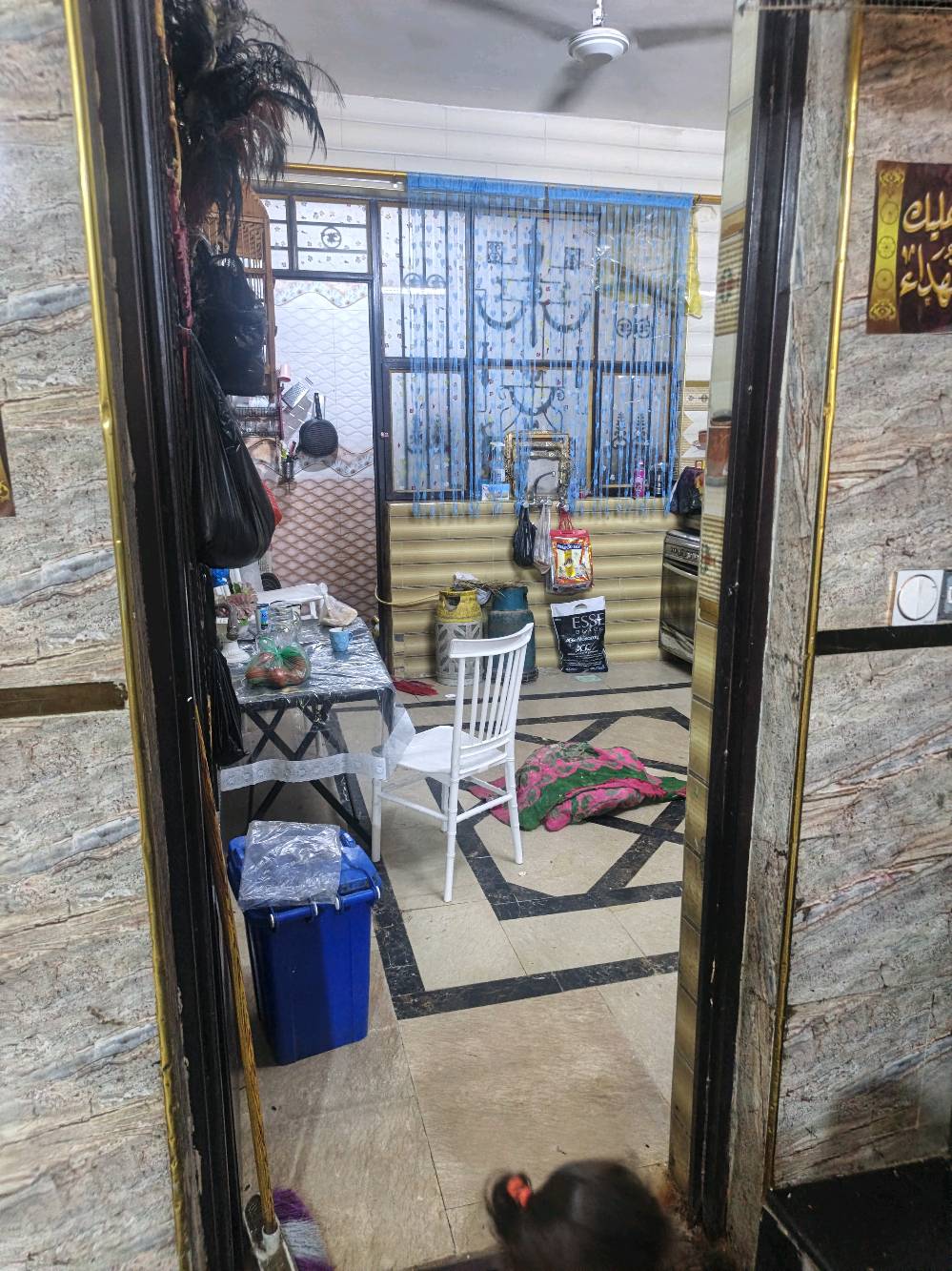 السلام عليكم بيت البيع  بغداد مدينة الصدر قطاع26
أول فرع أول بيت المساحه144 اربع غرف فوك 
***********