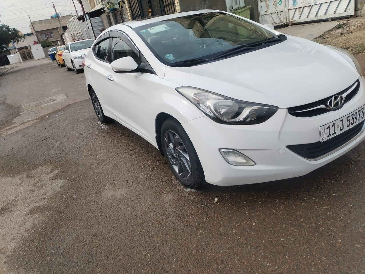 السلام عليكم النتره خليجي كفاله عامه موديل ٢٠١٢
رقم بغداد انكليزي اب اسمي بدون حادث وبدون تبديل
وين الي دور كفاله عامه من كير مكينه حداديه كفاله 
تبريد بصمهه فتحه ويل كروم حساسات مانع انزلاق 
الداخل بيجي شاشه وهذا السونر مرفق ويه صور 
بس بارد ماشر عليهن فقط عله كد أقل الشبر 
تخم تايرات جدتت شادهن تجي وشوف ابعينك
السعر ١٢٥ورقه وبيهه مجال بصيط حك جيتك 
مكان السياره بغداد الشعب شارع صحه ...
***********
