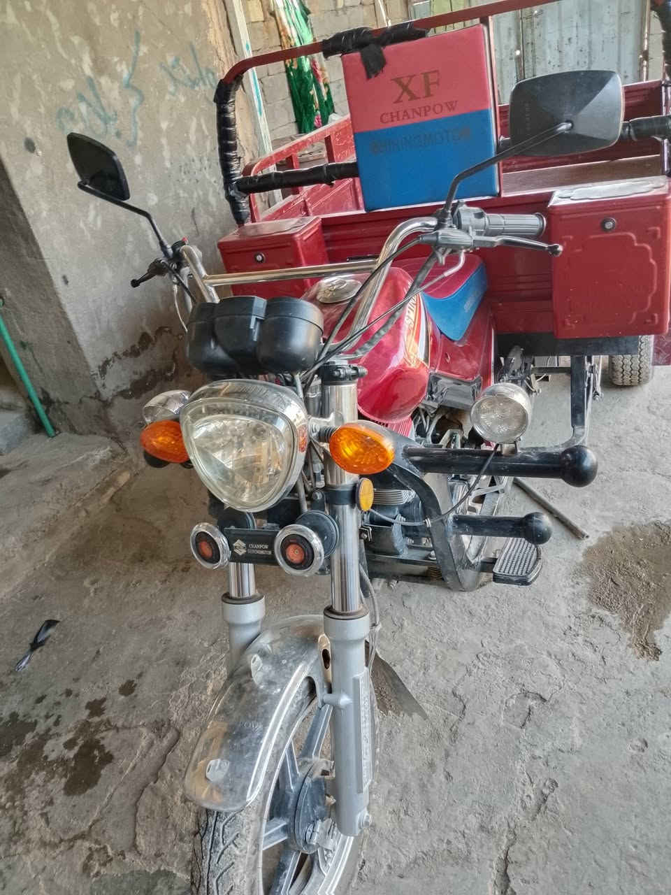السلام عليكم دولفين للبيع موديل 23 طالعه 26 شهر 2اوراق أصولي السعر (3300)  ***********
