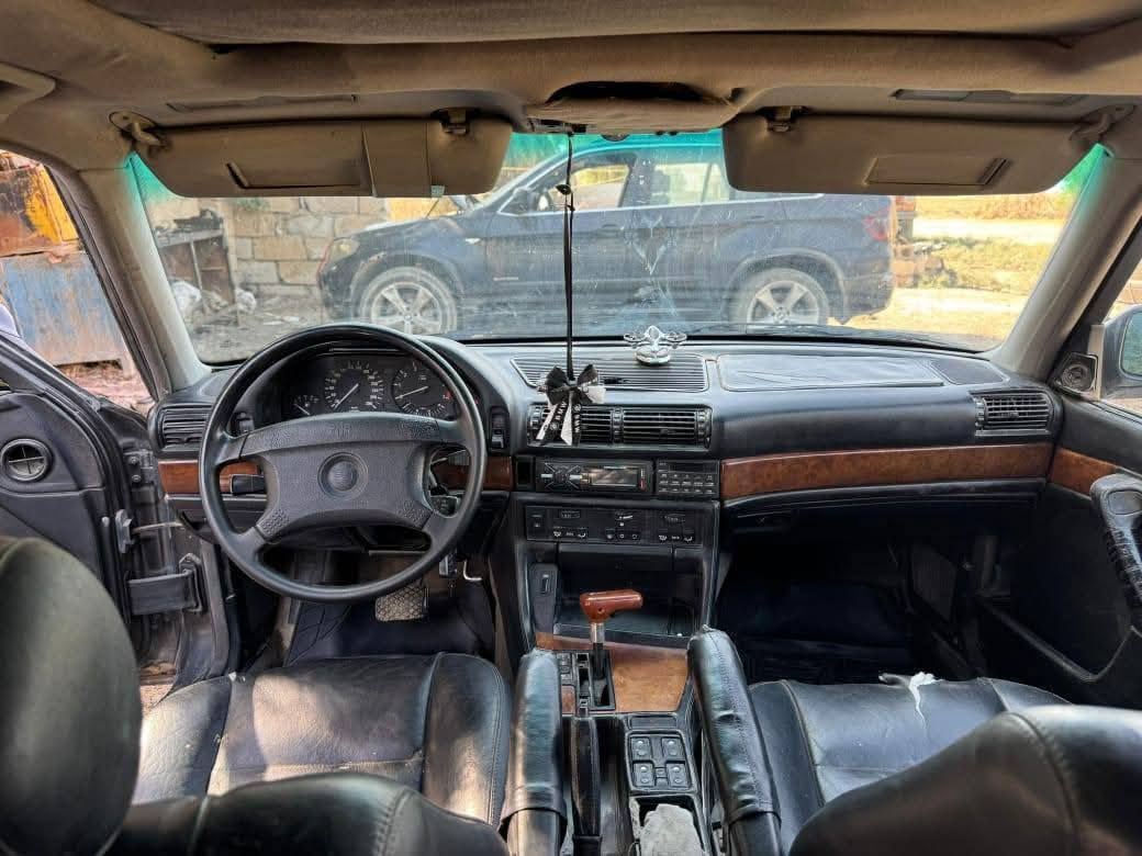 اعادة النشر بسبب الوعود الكاذبه
السلام عليكم ورحمة الله ✋
BMW
V12اصل وفصل بليته وشاصي
بيئم دبليوحجم 750 بدي  قصير 
12 سلندر ✈️✈️
سياره فول
حداده كامله 
رقم بغداد تحويل مباشر 
تخم تاير
فتحه شغاله
كامره
داخل جلد
سنتر لوك
سياره خير من الله
السعر 68ومكلفتمي أكثر للبيع او مراوس حسب القناعه
للاستفسار الاتصال على الرقم***********
العنوان بابل
