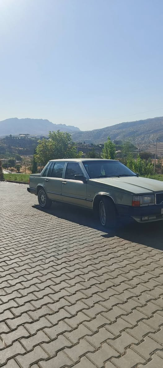 للبيع فافلو حجم 760مديل مكينه بلادي 84 سياره جديده وحله من صوره مكفوله من صبغ وضربه مكفوله شاشه تخم تاير جديد سنويه جديده بسمنه رقم دولي مكانه نجف متواجد خاص رقم ***********
