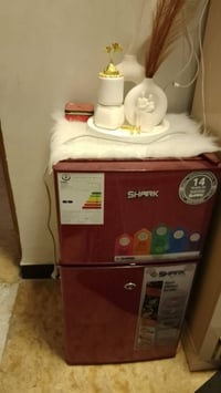 ثلاجة • مستعملة شهر • تبريد يخبل