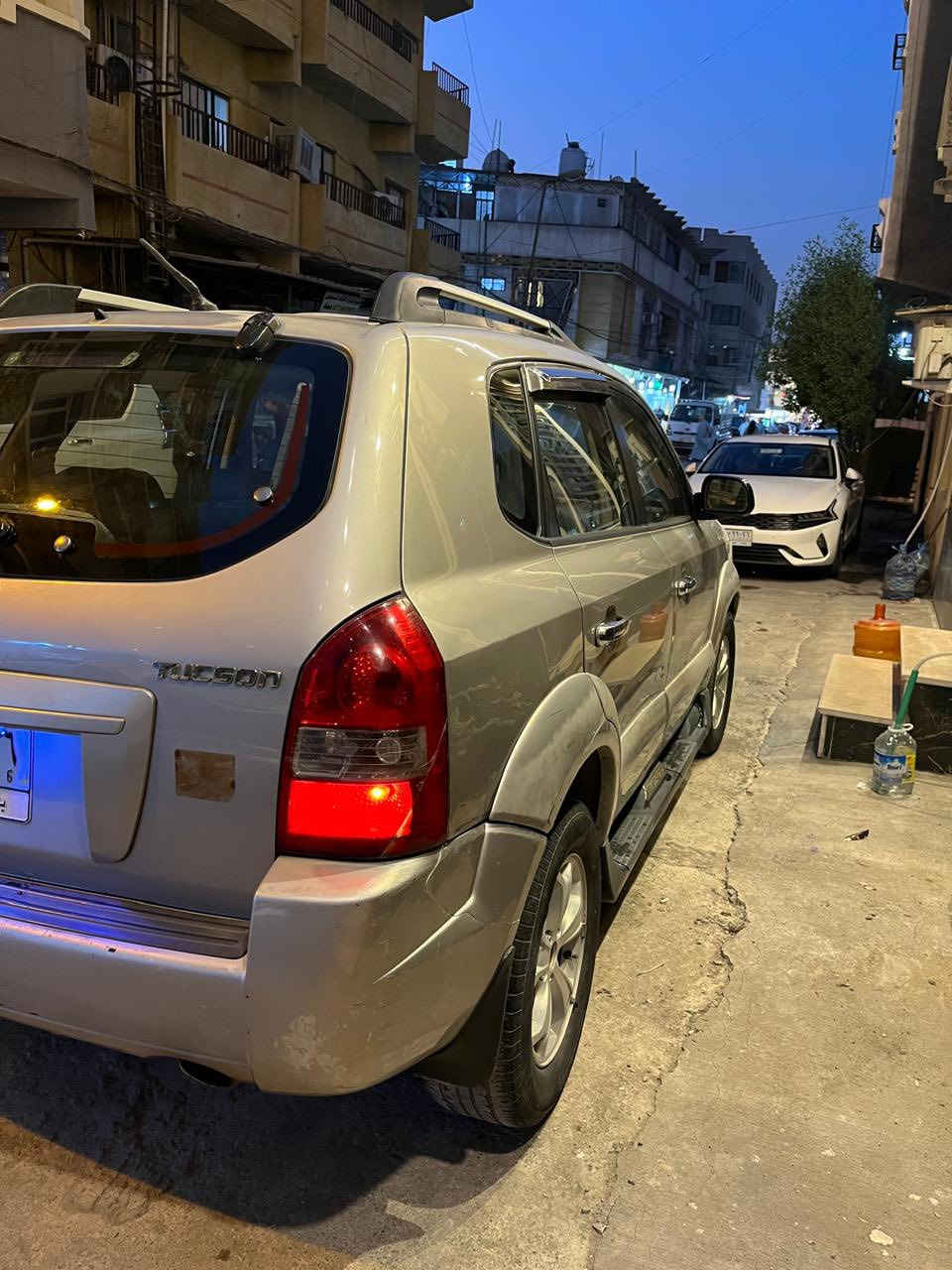 سلام عليكم
هونداي توسان للبيع ٢٠٠٩ خليجي فتحه قماره لون سلفر و محرك ٢٠٠٠ تبريد ثلج صدر مبدل جديد  و محرك و كير نضيفات خير من الله سياره بنيد مبدل نفس الون وجاملغ باب الجنطه شبر بارد رقم بغداد جديد مشروع وطني  سنويه 2030 سياره  عائليه كامل للاستفسار الاتصال *********** او خاص سعر 120 ورقه وبيه مجال بسيط .
