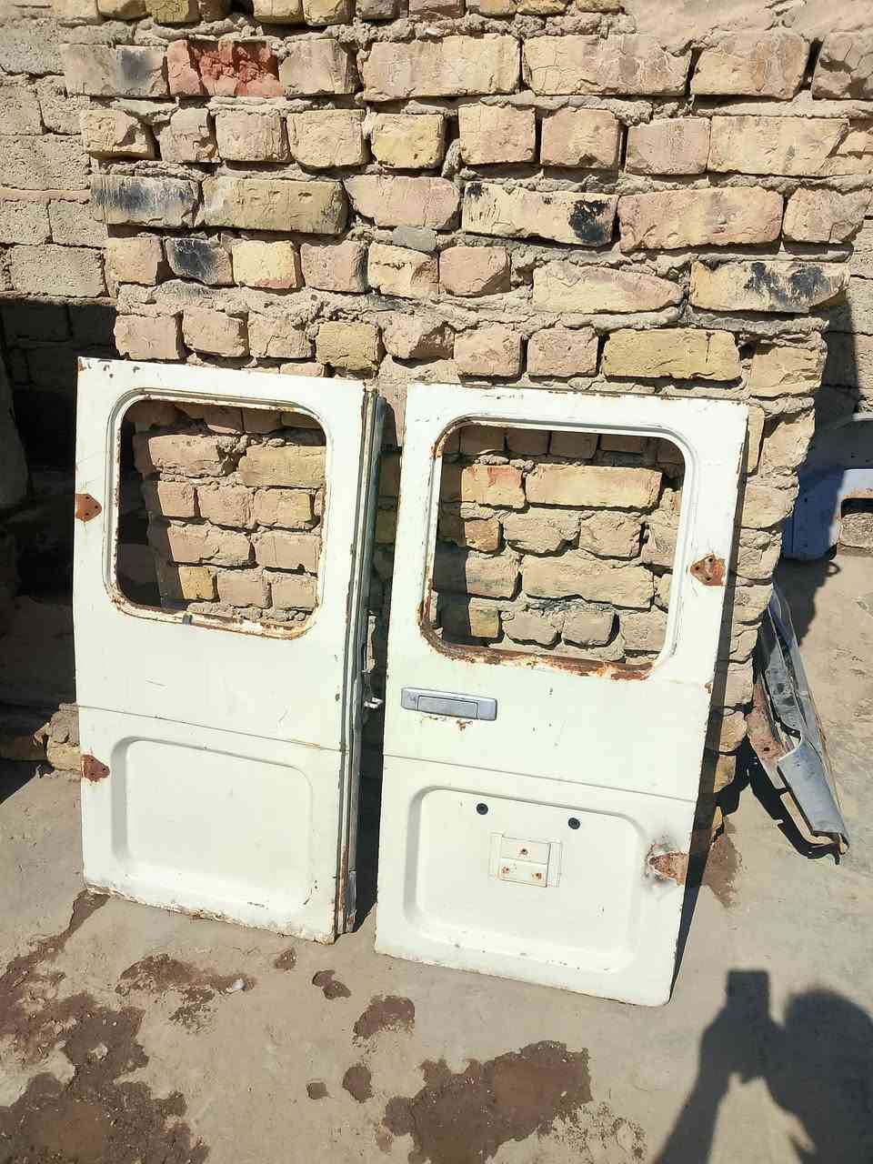 سلام عليكم من رخصت الادمن
يوجد غراض بيكم لاندكروز أو بتره 
العنوان ديالى بلدروز 
***********
