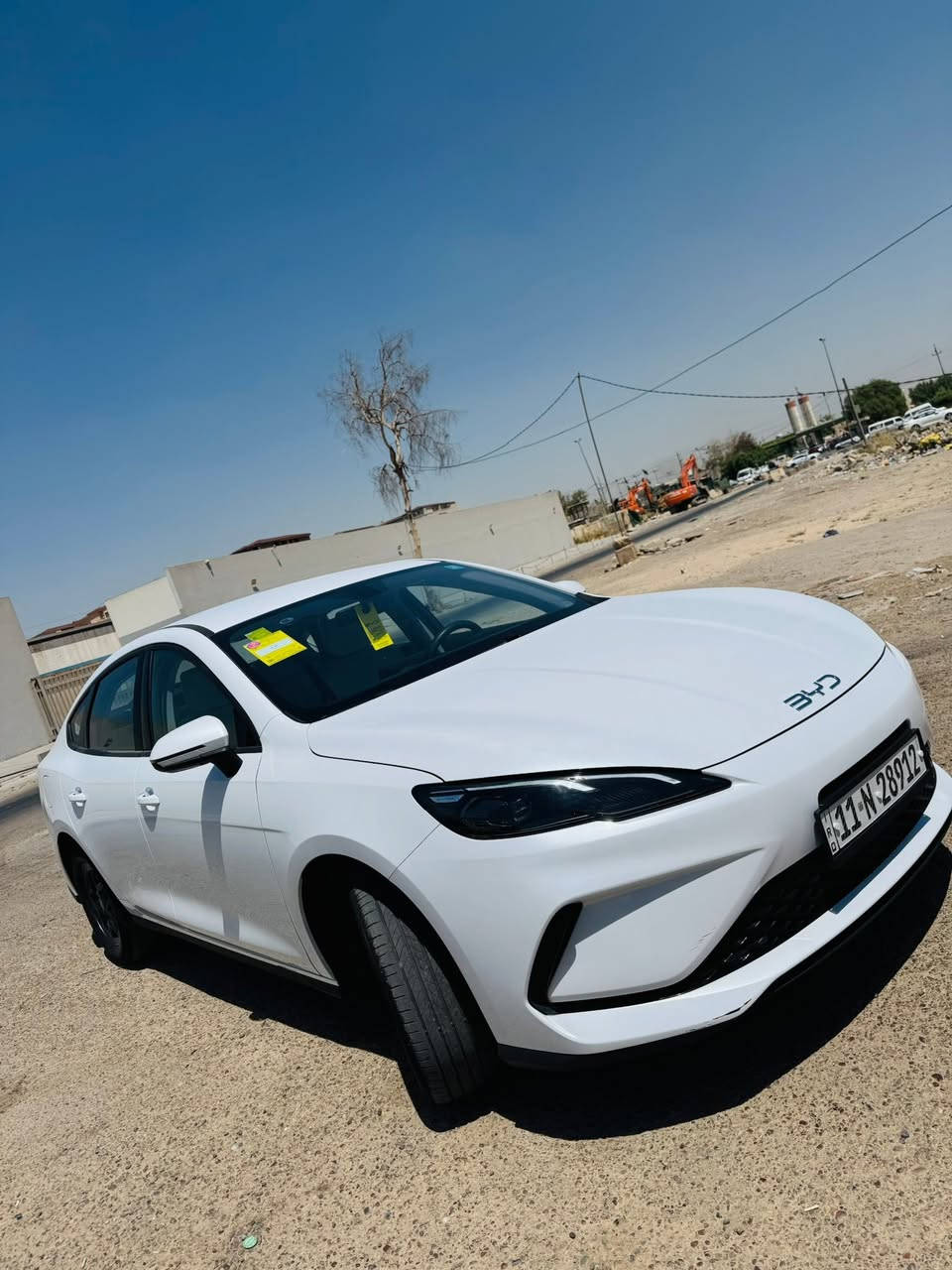 السلام عليكم
للبيع BYD SEAL 5 
زيرو (مسافة الترقيم فقط ) 
عليها لوحات وملصق كامله 
رقم بغداد 
داخل ابيض المرغوب 
كفاله عامه من الرصعه والخدش 
السونار مرفق بالصور 
مكان السياره بغداد السيديه
السعر ٢٠،٤٥٠،٠٠٠ دينار عراقي ( بيها مجال ان شاء الله ) 
للتواصل ***********
