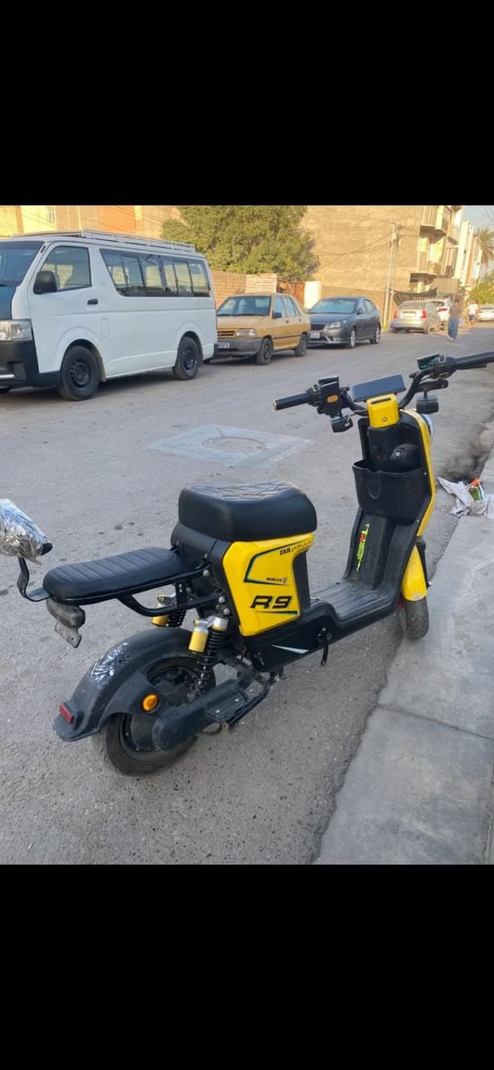 ملف بطاريات عقل كله شغال بلادي
دي جي خارجي عالي 
بس الدكمه مال هورن عاطله
سعر ٣٥٠ عنوان بغداد الكريعات
رقم ***********
