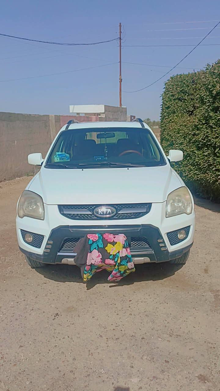 سلام عليكم سياره للبيع
كيا سبورتج 2010 
خليجي ماشية 200 بيها ظربة الجاملق االورة شبر ونص مصبوق الجاملق على حد الباب وخشم البنيد شوية السعر 135 وبيها مجال قليل رقم الهاتف *********** العنوان بغداد ابو غريب
