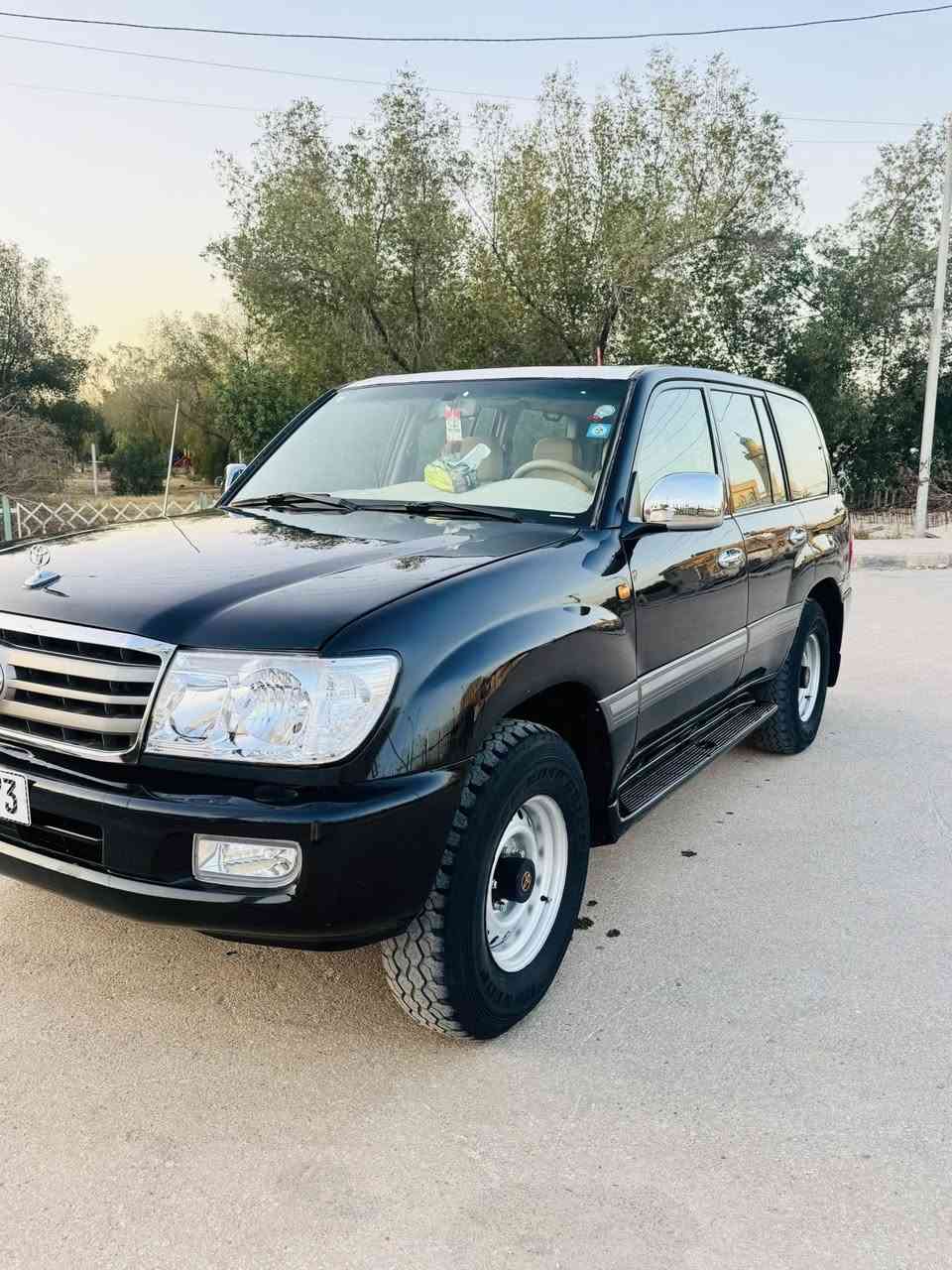 لاندكروز موديل 2003 صبغ عام جماليه مكفولة من اي حادث كير محرك  حدادية مكفولات. جاهزة من كل شي رقم نكليزي بأسمي موجودة بالنجف  مالك نجف ب115 وبيها مجال ترهم نقد واقصاد. للاتصال ***********
