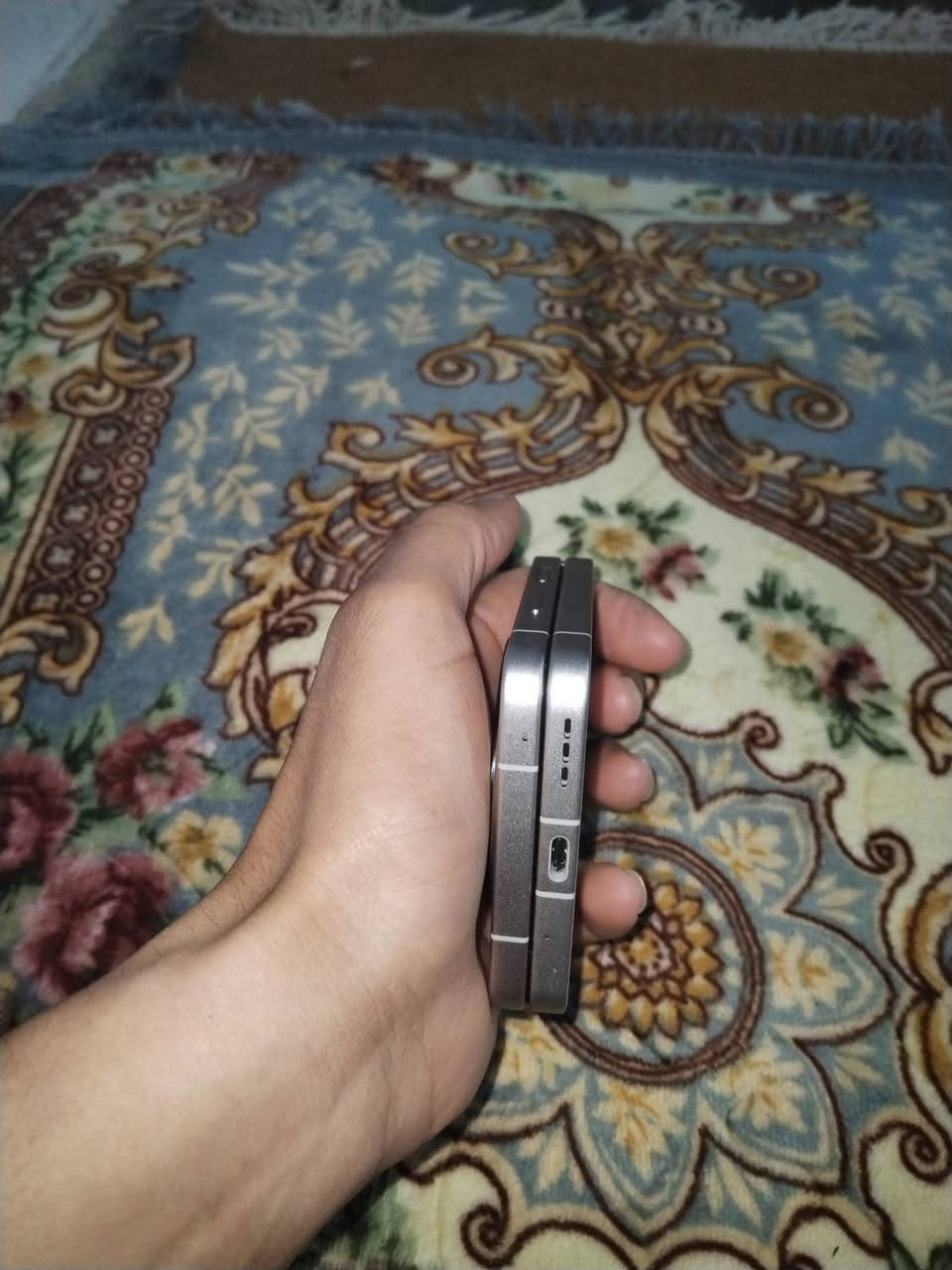 جهاز مطوي شاشة اوموليد ١٢٠ هرتز
ذاكره ١٢٨
رام ٦
معالج سناب دراكون
تصوير فوركي كامرات دمعه
سعر فقط ٢٠٠ الف
***********  يرهم مراوس
