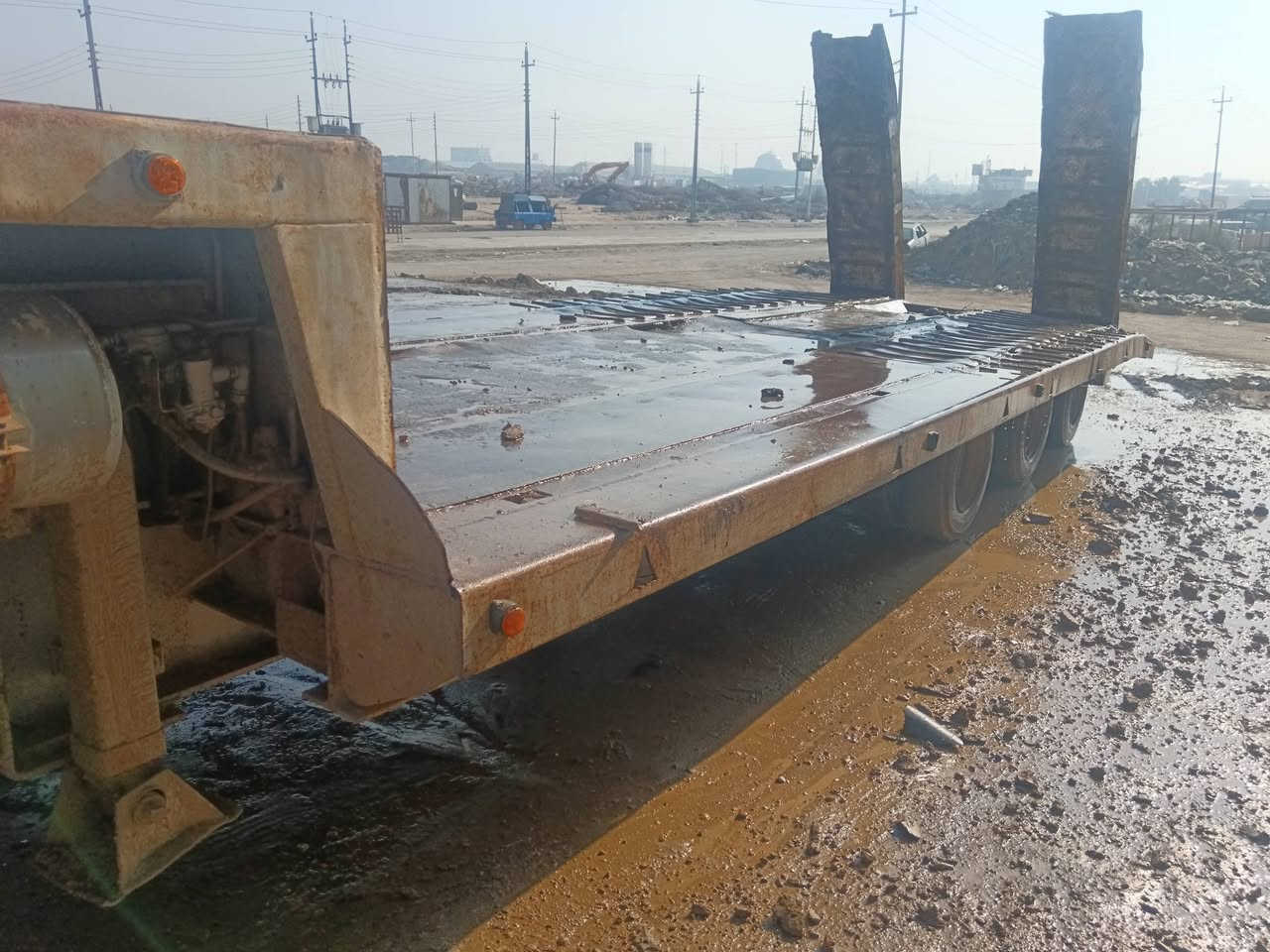 سلام عليكم لودر تركية 3دناكير مجموع سبرنك تاير 17 طول 7وعرض 3 ***********
