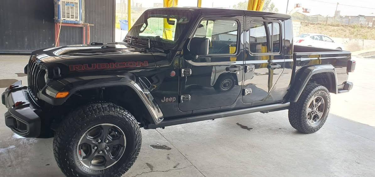 JEEP GLADIATOR RUBICON 2023
كلين تايتل كاتي دهوك 
بدون صبوغ بدون ارباك  
سعر اكتب رقم 3
ضمان دولي بشرط 
فول فول مواصفات 
 اعلا فئه روبيكون 
ماشي 25.000Mi 
كشنات جلد كير أوتوماتيك 
جام كهرباء كاميرا 
شاشه كبيره شغال 
فورويل 4x4 
لايت LED بيلادي 
 6 سلندر 
صقف نفسي لون سياره 
دشبول احمر بيلادي 
موبايل وتس اب 
***********
*********** أربيل, العراق
