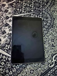 ايباد 9 للبيع بلكارتونه السعر 225 الف للاتصال 07703978602