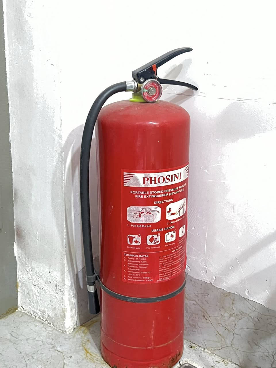 للبيع اغراض منزل موجود في نازناز 
طقم قنفات
خزانة ملابس
فرشات نوم مفردة عدد (4)
صوبة نفط كواليتي عالي
وطفاية حريق  ٨ كيلو بودرة بتلزمك اذا اشتعل البيت من صوبة النفط 😂
للتواصل على الرقم : ***********
