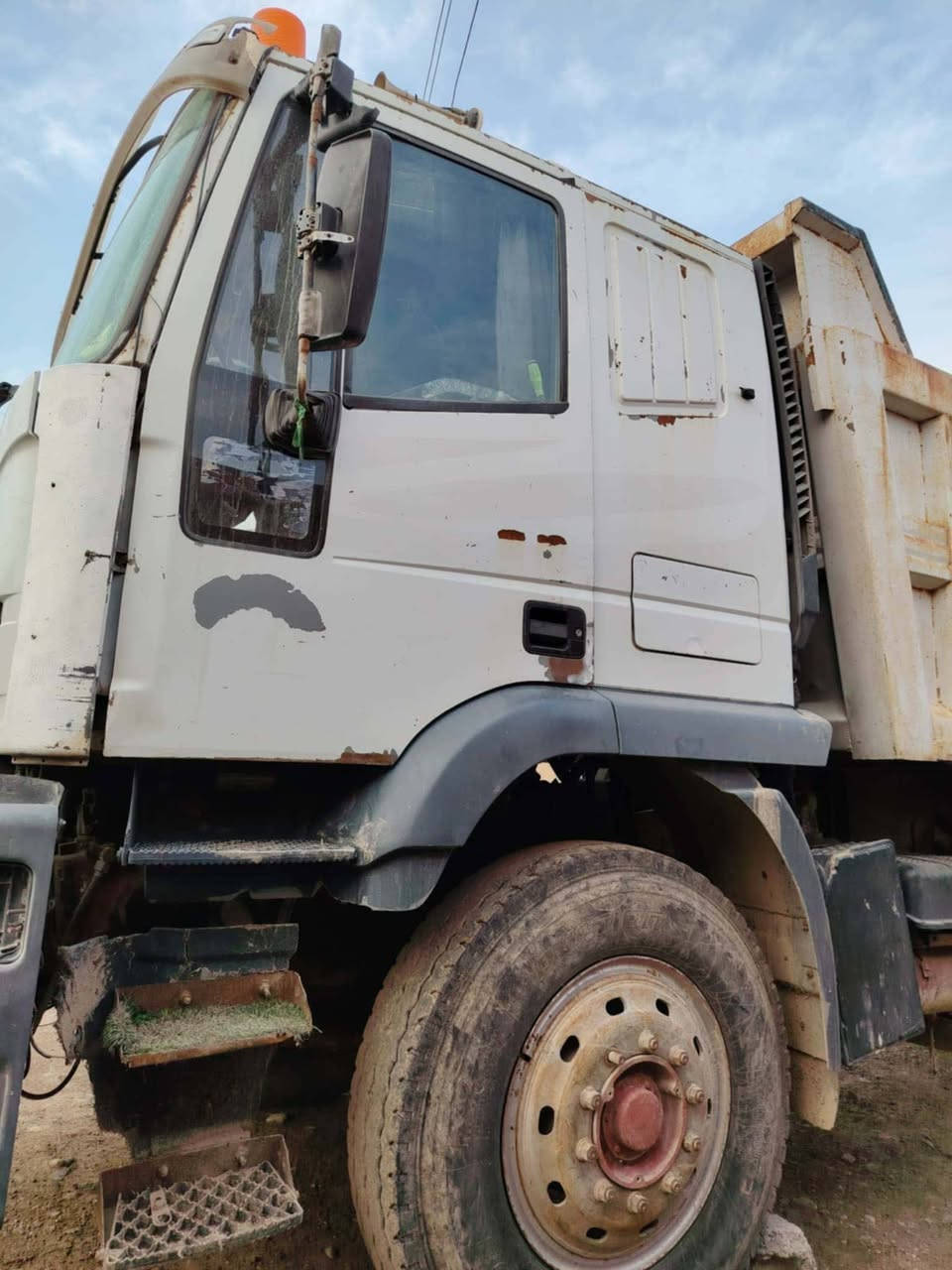 سلام عليكم افيكو للبيع جاهزه للعمل رقم اديله بسمي تحويل ثاني يوم السعر 150 اوبيه مجال او مراوس حسب الغناعه المكان التاجي ***********/. /   ***********
