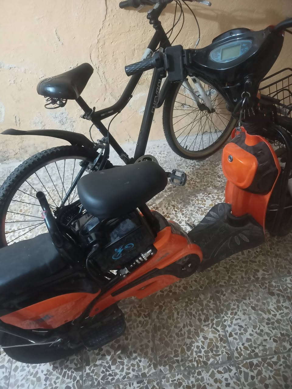 السلام عليكم اخوان هذا مطوري شغل مابي اي شي مكني موصل وادي حجر سعر 110 لو مامحتاج مابيعو ومطور نظيف شري تعال خاص هذا رقمي هم ***********
