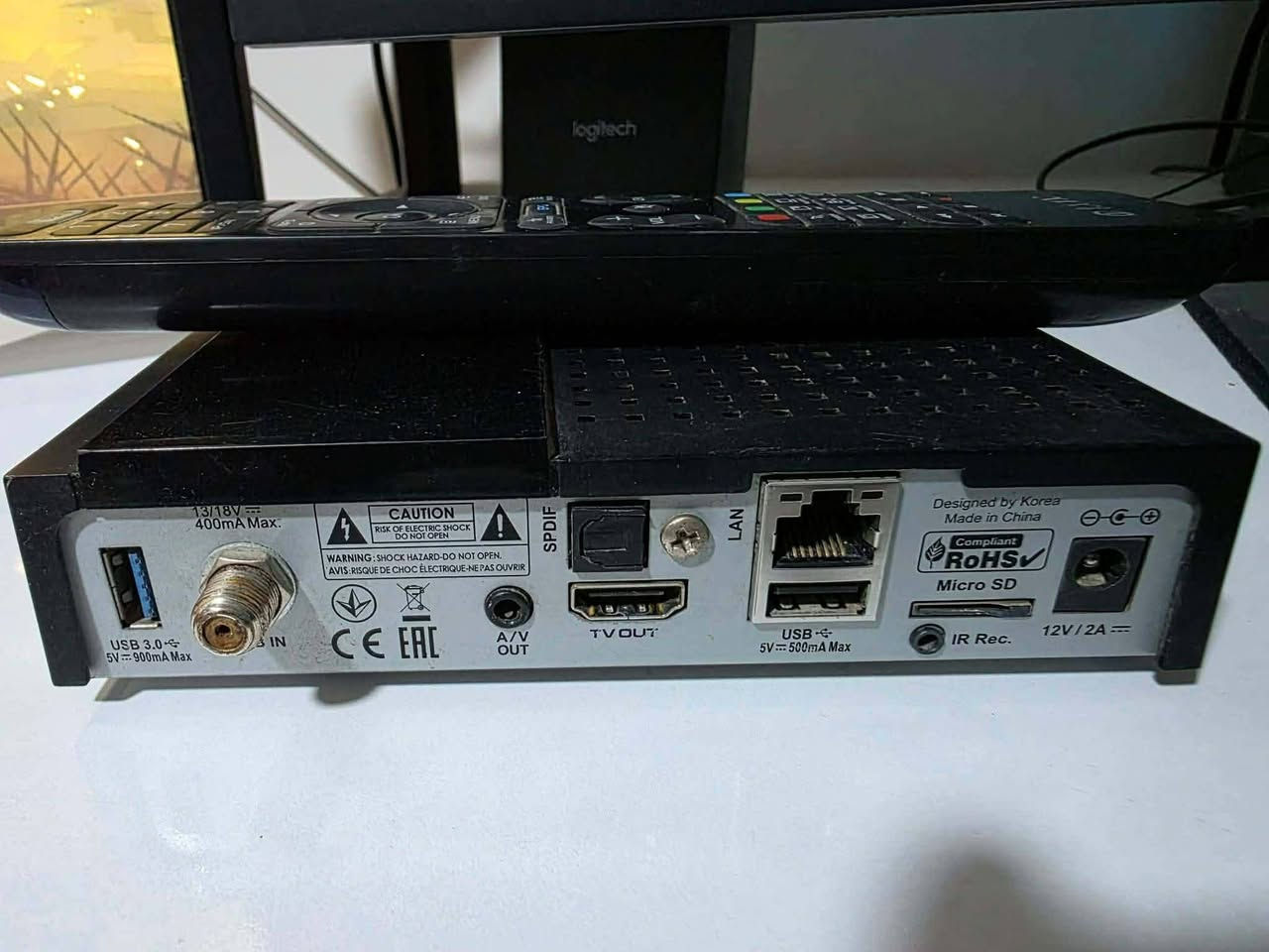 سلام عليكم 
ايكون ايرون 4k للبيع  السعر اول تعليق 👇
المواصفات التقنية الكاملة :icone iron 4k 
الجهاز نضيف جداً 
الجهاز يعمل بدقة UHD 4K + iptv يعني هو ستلايت هو iptv 
والدقة حقيقية 
يدعم تقنيات H264, H.265(HEVC)/ MPEG4 - HD,SD
دعم DVB-S2 g DVB-S
دعم ترددات MultiStream ملي ستريم 
دعم نظام تشغيل أندرويد نوجا 7.0 
دعم التسجيل وتشغيل الفيديو عبر منفذ 2.0 USB دعم تقنية Time Shifting تايم شفت إحترافية مع ما يصل إلى 30 ثانية في القنوات الصوتية
ملاحظة : الجهاز بدون كارتون + يوجد نقص محولة الكهرباء فقط يعني بس تشتريلة محولة محولة 12 فولت امبيرين 
دعم Event Schedule g Event Recording by EPG
Playing by EPG
دعم ترجمة DVB إحترافية
دعم ترجمة NET في قنوات EPG
دعم شاشة FVD تعرض إسم القناة و القوائم و غيرها
دعم منفذ Ethernet
دعم واي فاي 2.4
دعم Wifi Direct مباشر 
دعم شبكات البلوتوث
دعم بطاقات MicroSD
ذاكرة بسعة تصل إلى 10,000 قناة راديو و تلفزيون
دعم البحث الأعم Blind Scan
دعم سويتش 1.0 و 1.1 دايزك 
دعم محرك الأقمار 1.2 و USALS
ما يصل إلى 32 قائمة قنوات مفضلة
دعم PIP
دعم ذاكرة عشوائية بحجم 768 ميغابايت و ذاكرة داخلية
بحجم 8 جيغابايت
دعم تقنيات MiraCast g DLNA التوصيل بالموبايل 
دعم 1 Smart Card Reader
دعم Output via Phone Jack
Software & Service Database Upgrade via USB & Ethern
إستهلاك طاقة أقل من 0.5 واط في وضع الإستعداد
دعم HTML5.0
Multiscreen support 3D Video processing and
display(OpenGL 2.0)
HTML 5.0 Support
دعم أنظمة تشفير NDS, Power Vu, Tandberg, Conax .... Viacces, Videoguard, Biss
دم قنوات صوتية Bein مدى الحياة 

#كأسالعالم #العراق #iraq 
#ميدياستار #ايكون #ايرون 
#عالمالستلايت #الشعبالصينيمالهحل


**إذا كنت صاحب هذا الإعلان وتريد حذفه لأي سبب، رجاءا أرسل رسالة إلى الدعم الفني**