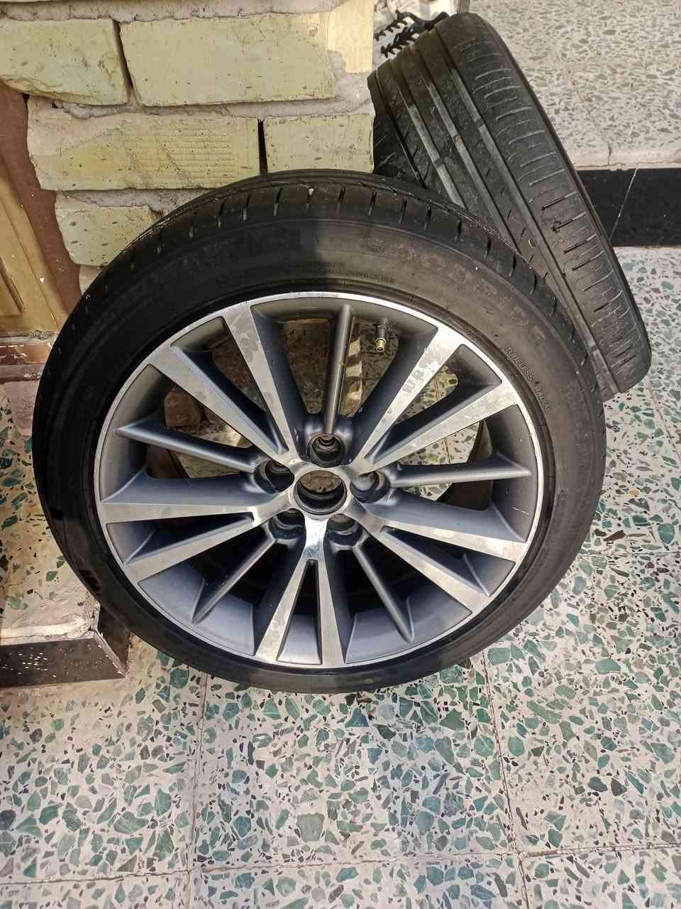 السلام عليكم من رخصه لاالدمن تخم ويل 17كورله تايرات زوج نظيف وزوج نص عمر مكان فلوجه السعر 250


**إذا كنت صاحب هذا الإعلان وتريد حذفه لأي سبب، رجاءا أرسل رسالة إلى الدعم الفني**