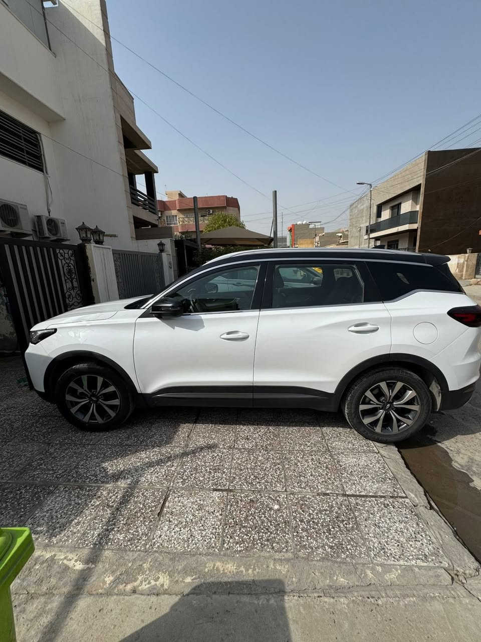 سلام عليكم تيكو مديل 2023مسجله 22لان شهر 12 استلامها من الشركه بعدها بالضمان ماشيه قليل  فول موصفات للخير معروفه تو كلر بانرورما بصمه كشن كهرباء جلد. فور ويل  مكينه 1500تيربو  السياره في حاله الوكاله مكفوله من كلشي. العنوان زيونه خلف دار الازياء  مكلف بالنشر الاستفسار على الرقم المذكور ‭٠ ٧٧٠ ٤٢٩ ٦٧٥٣‬
السعر 128$
