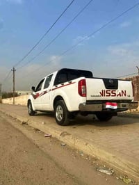 نيسان نيفارة للبيع سيارة موديل 2013 سيارة جديدة كاملة مكملة  ماتذب ربع...