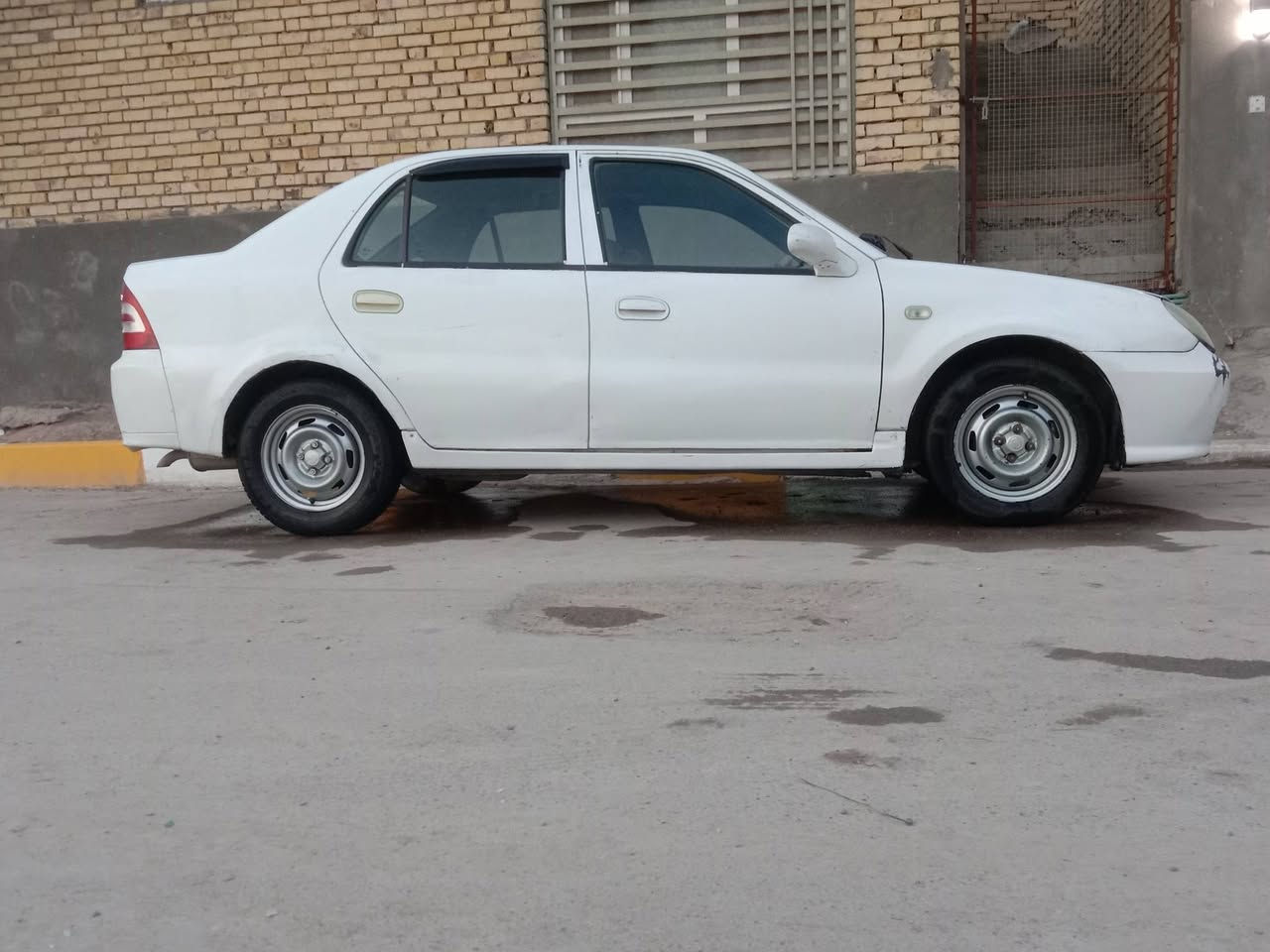 سيكي للبيع جاهزه مكينه وكير سيارة بلاديه كير عادي توني شاده جديد اذا اكو مراوس حتلو انطي فرق عادي سعد 29 بيها مجال للشراي يتصل *********** مكاني ناصريه مركز
