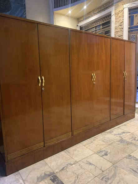 السلام عليكم ورحمة وبركاته كنتور سته بيبان صاج نضيف جدا ضهر جرجوبه داخل وخارج صاج اي ضرار مابيه سعر 175 رقم هاتف *********** بغداد اتصال فقط
