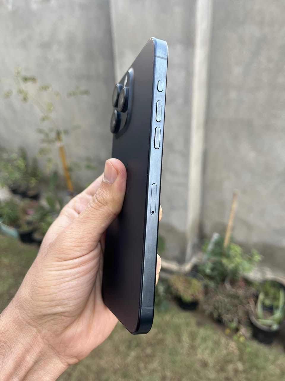 15 برو ماكس دبل خط ZA ذاكرة 256 بطارية 86 مشحون 616 مرة مكفول كفاله عامة على وضع الشركة بلادي لا مفتوح ولا داخل تصليح على فحص وضمان سبوع ونضيف جدا نموذج m الاصلي مكاني بغداد المدائن واكدر اتقرب *********** السعر 1050 وبي مجال بسيط للشراي ويرهم مراوس عادي
