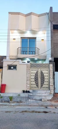 ١٠٠م • طابقين • ٤ غرف
